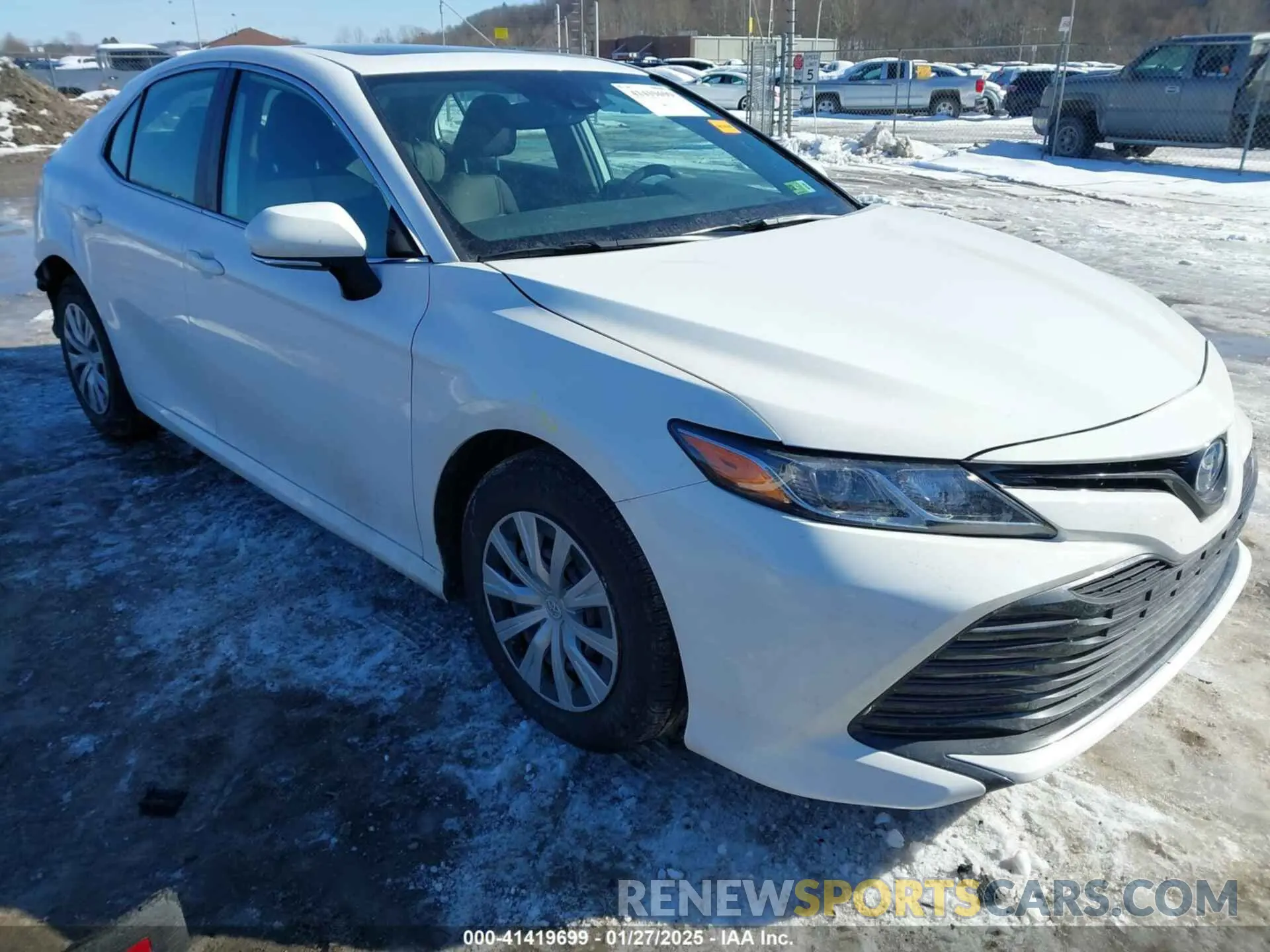 1 Photograph of a damaged car 4T1B31HK2KU006126 TOYOTA CAMRY HYBRID 2019