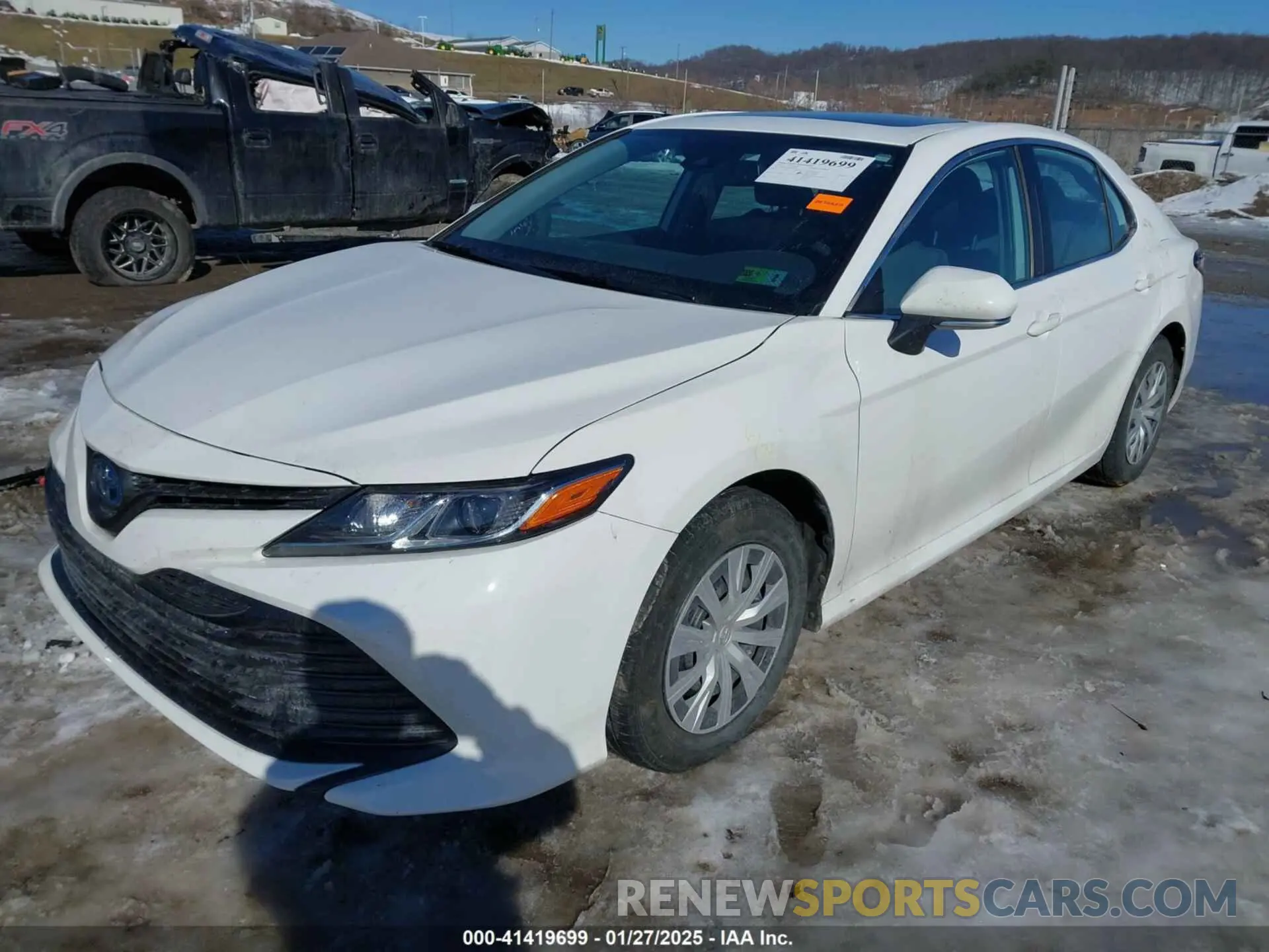 2 Photograph of a damaged car 4T1B31HK2KU006126 TOYOTA CAMRY HYBRID 2019