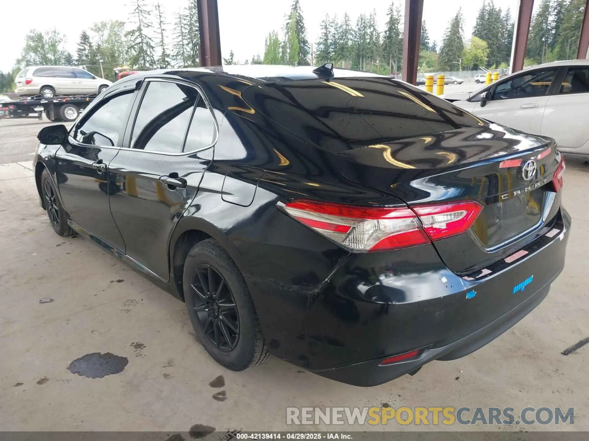 3 Photograph of a damaged car 4T1B31HK3KU517800 TOYOTA CAMRY HYBRID 2019