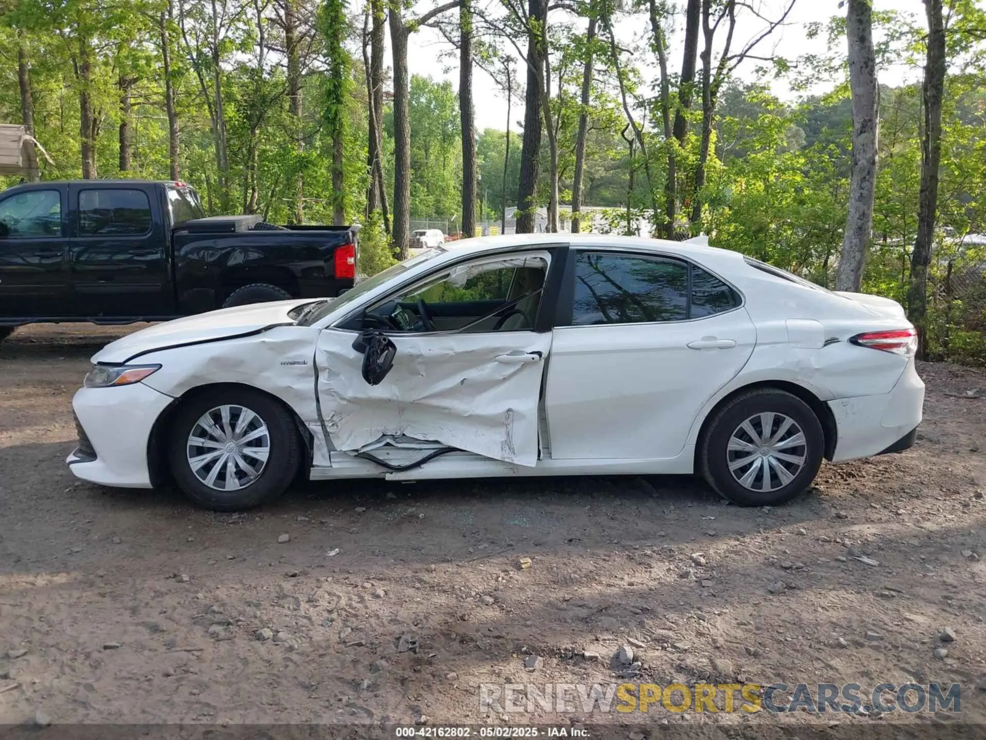 14 Photograph of a damaged car 4T1B31HK4KU005351 TOYOTA CAMRY HYBRID 2019