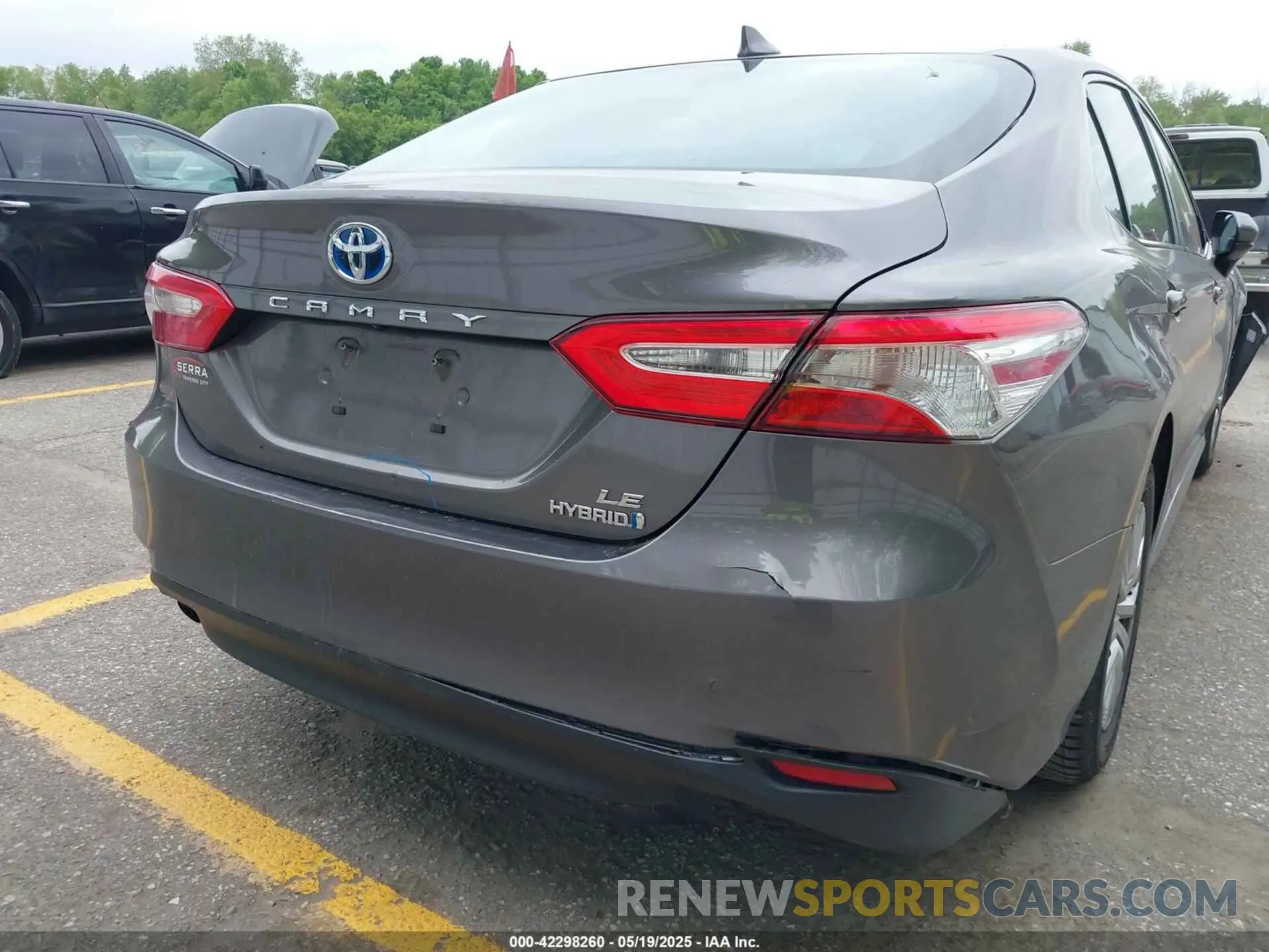 21 Photograph of a damaged car 4T1B31HK4KU511360 TOYOTA CAMRY HYBRID 2019