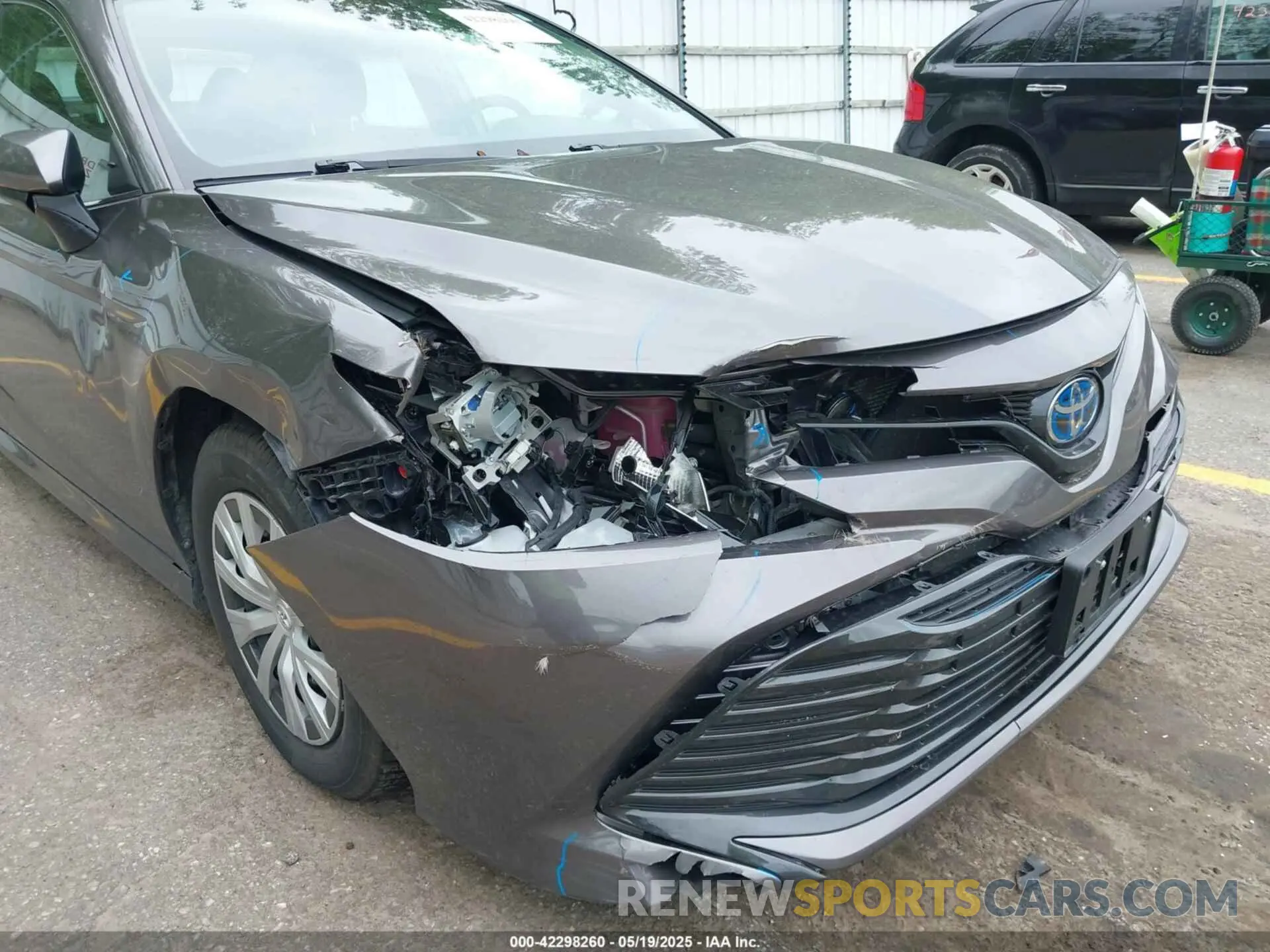 6 Photograph of a damaged car 4T1B31HK4KU511360 TOYOTA CAMRY HYBRID 2019