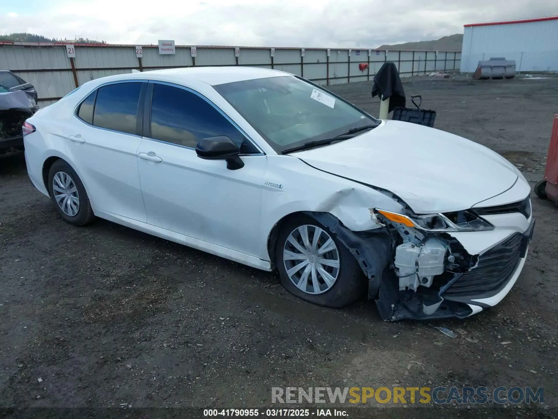 1 Photograph of a damaged car 4T1B31HK4KU513240 TOYOTA CAMRY HYBRID 2019