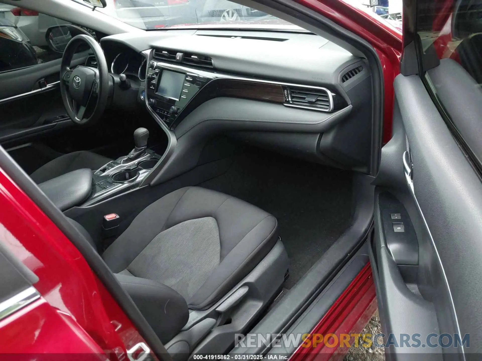 5 Photograph of a damaged car 4T1B31HK4KU516638 TOYOTA CAMRY HYBRID 2019