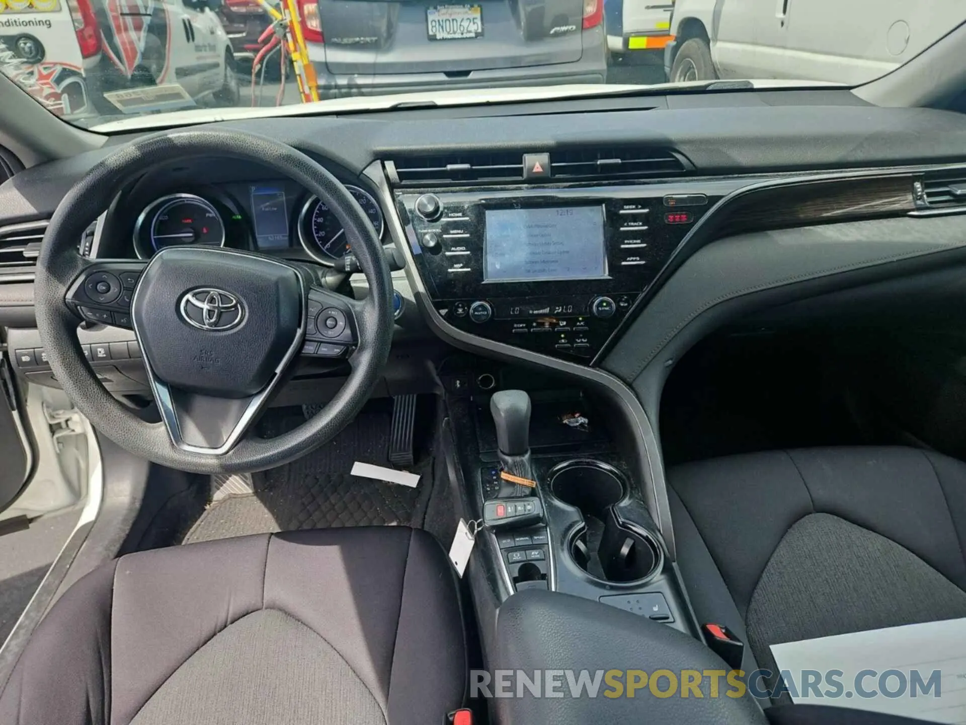 10 Photograph of a damaged car 4T1B31HK5KU512856 TOYOTA CAMRY HYBRID 2019