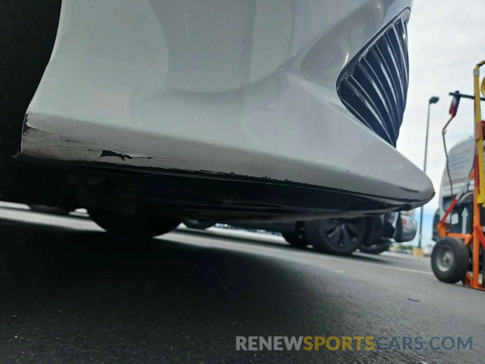 11 Photograph of a damaged car 4T1B31HK5KU512856 TOYOTA CAMRY HYBRID 2019