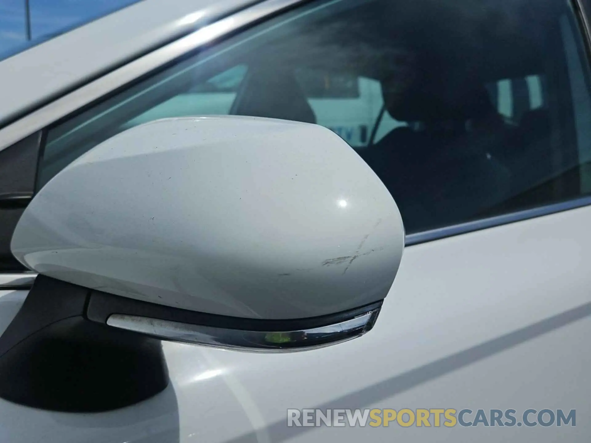 15 Photograph of a damaged car 4T1B31HK5KU512856 TOYOTA CAMRY HYBRID 2019