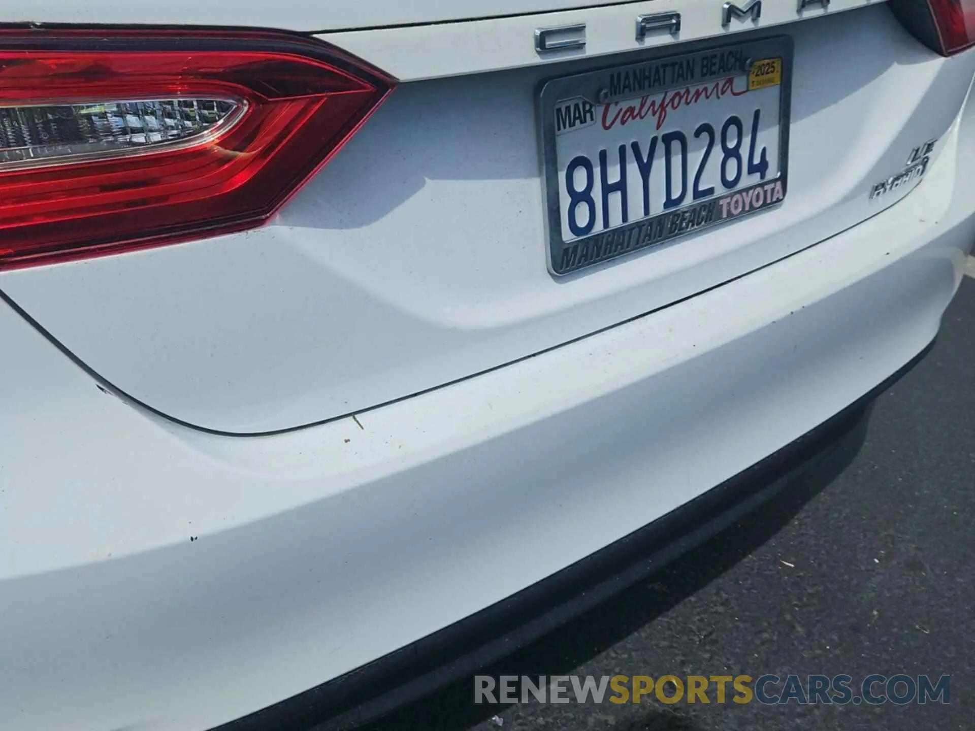 2 Photograph of a damaged car 4T1B31HK5KU512856 TOYOTA CAMRY HYBRID 2019