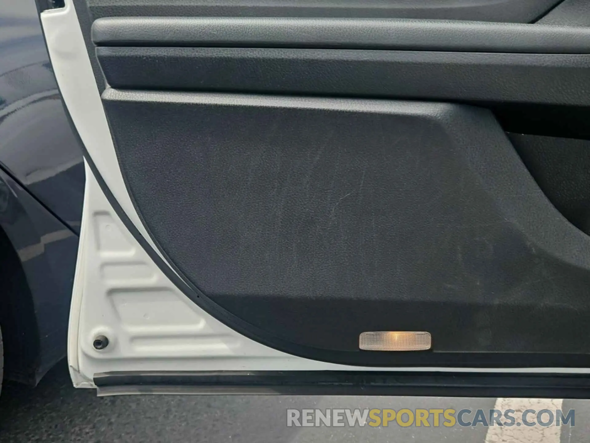 21 Photograph of a damaged car 4T1B31HK5KU512856 TOYOTA CAMRY HYBRID 2019
