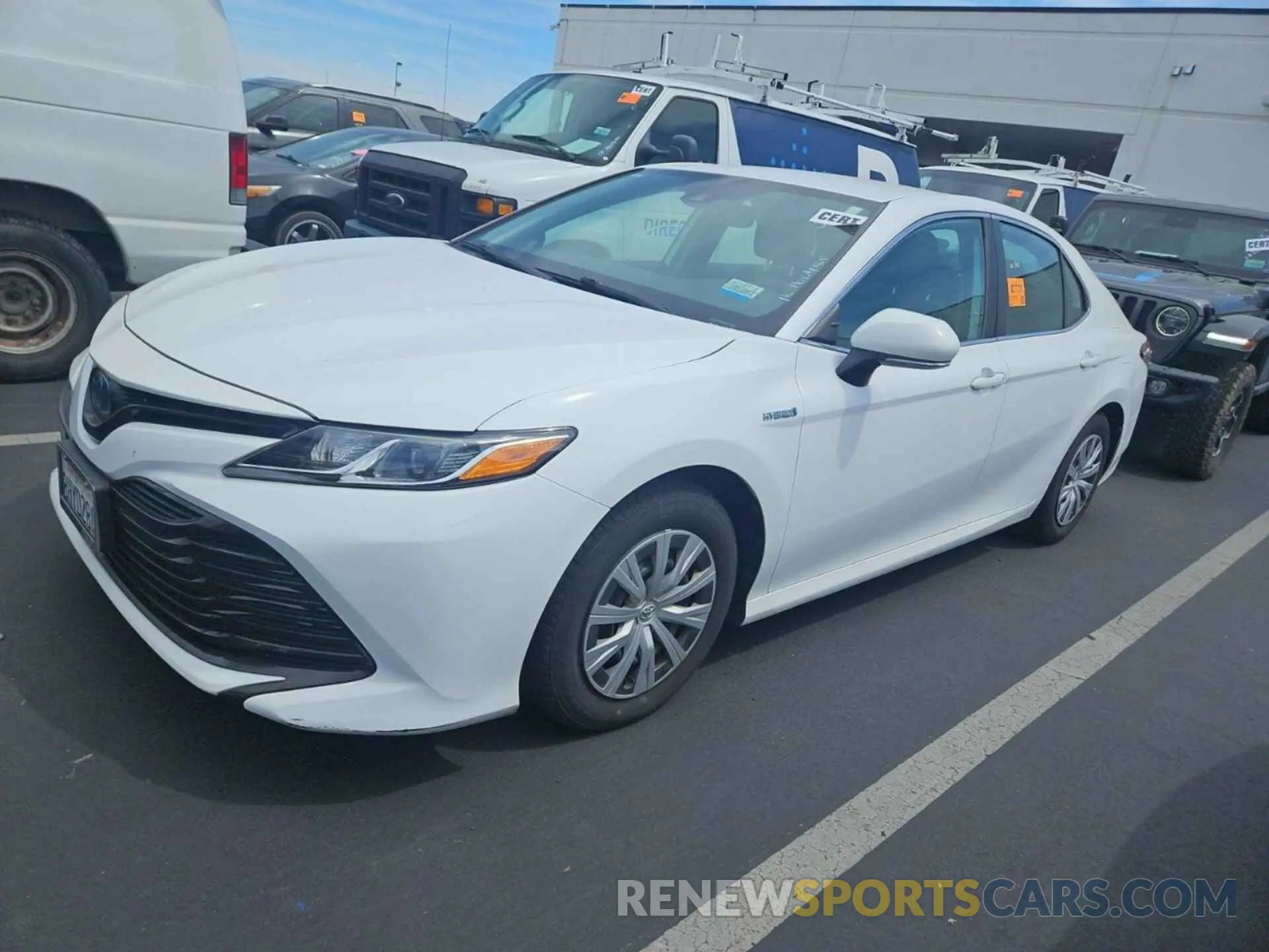 25 Photograph of a damaged car 4T1B31HK5KU512856 TOYOTA CAMRY HYBRID 2019