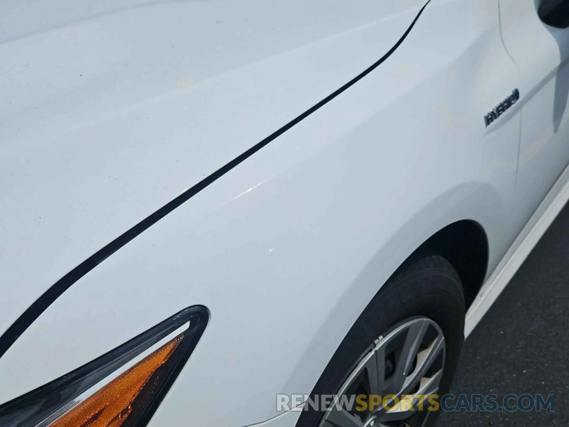27 Photograph of a damaged car 4T1B31HK5KU512856 TOYOTA CAMRY HYBRID 2019