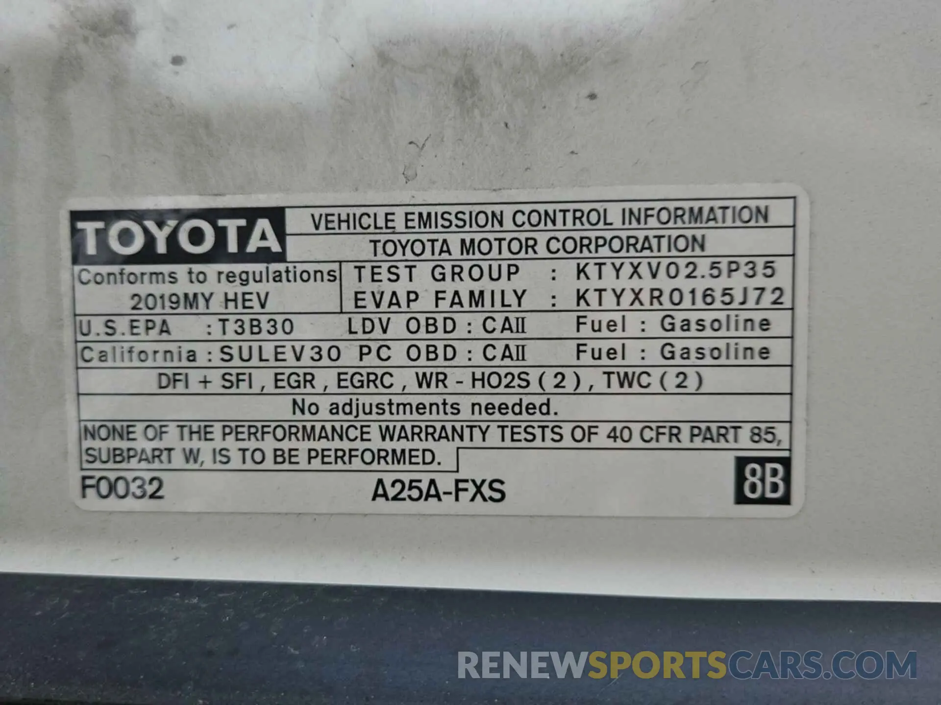 28 Photograph of a damaged car 4T1B31HK5KU512856 TOYOTA CAMRY HYBRID 2019