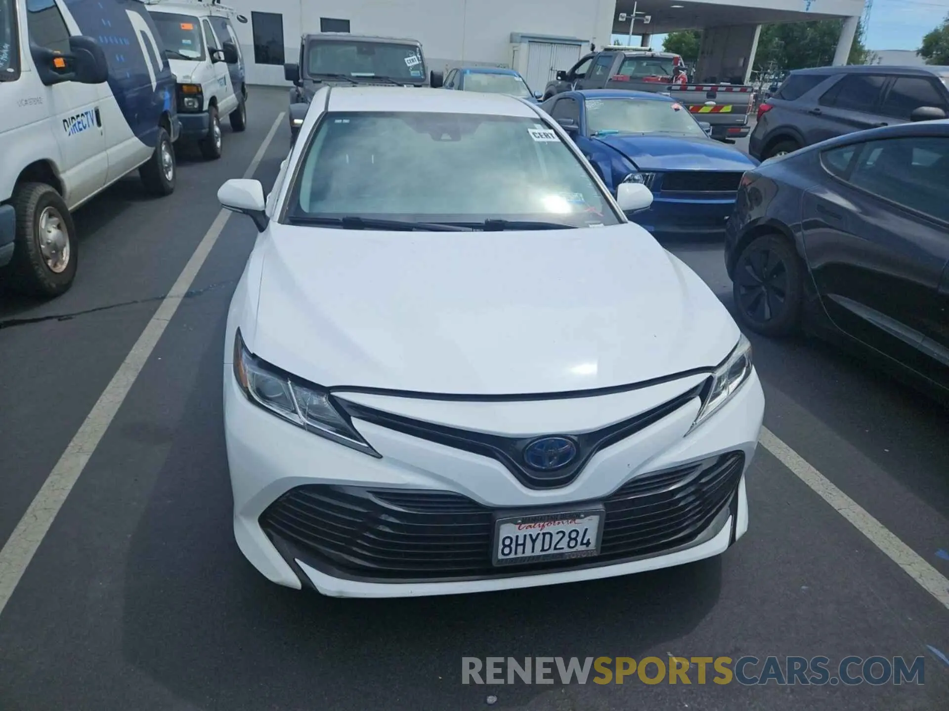 33 Photograph of a damaged car 4T1B31HK5KU512856 TOYOTA CAMRY HYBRID 2019