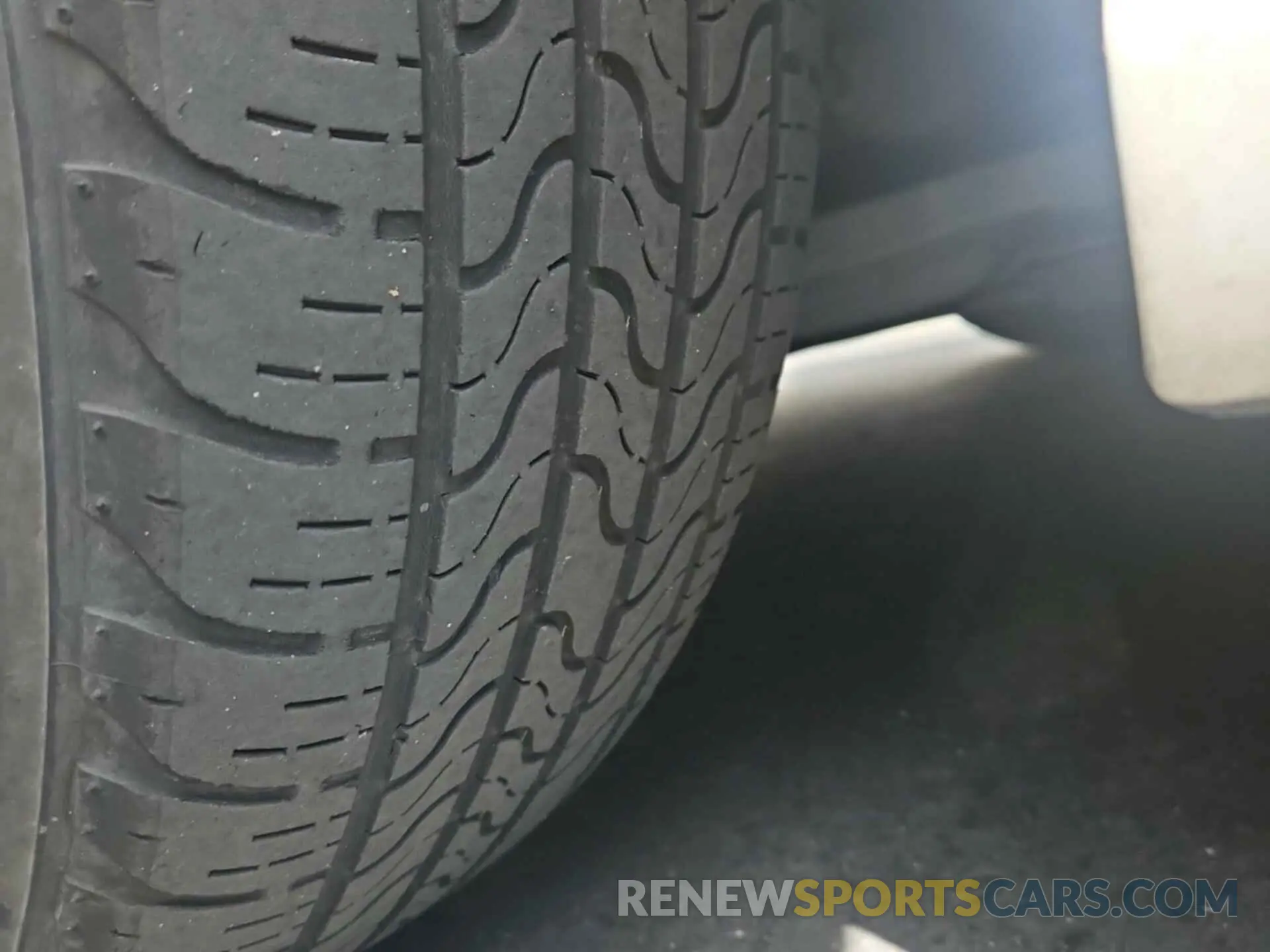 36 Photograph of a damaged car 4T1B31HK5KU512856 TOYOTA CAMRY HYBRID 2019