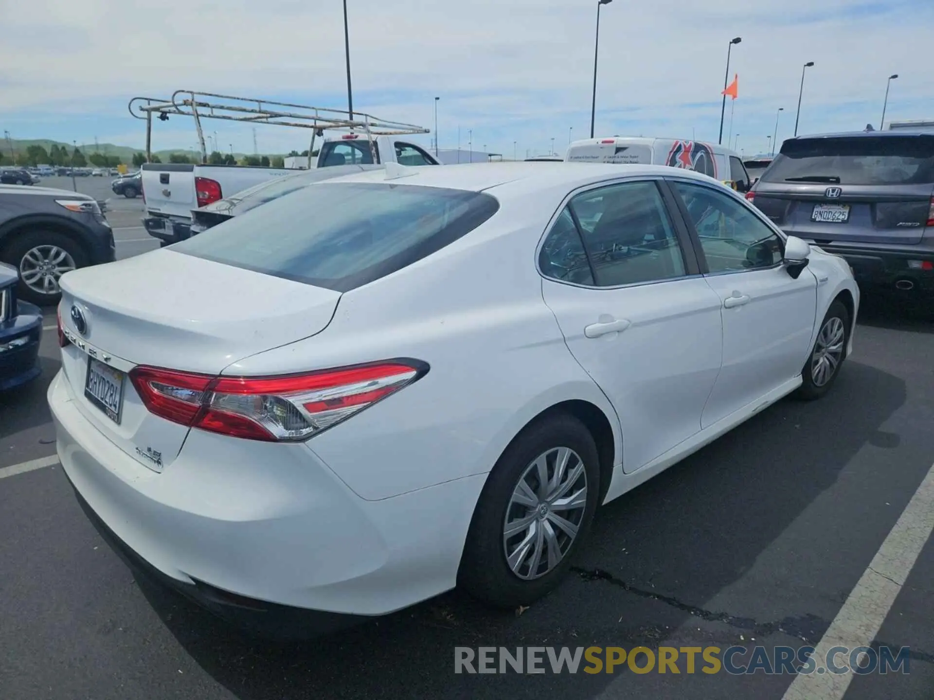 38 Photograph of a damaged car 4T1B31HK5KU512856 TOYOTA CAMRY HYBRID 2019