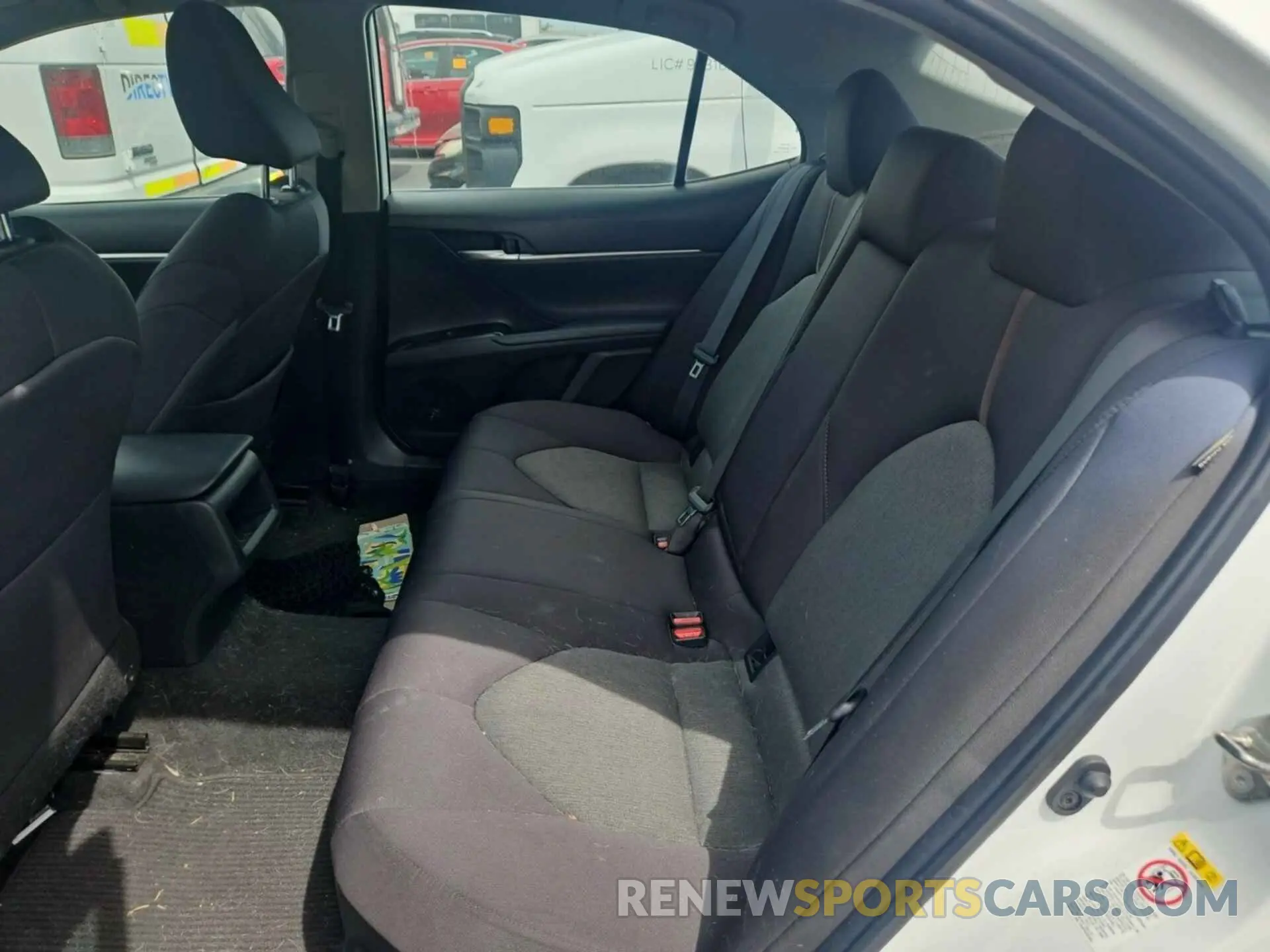 8 Photograph of a damaged car 4T1B31HK5KU512856 TOYOTA CAMRY HYBRID 2019