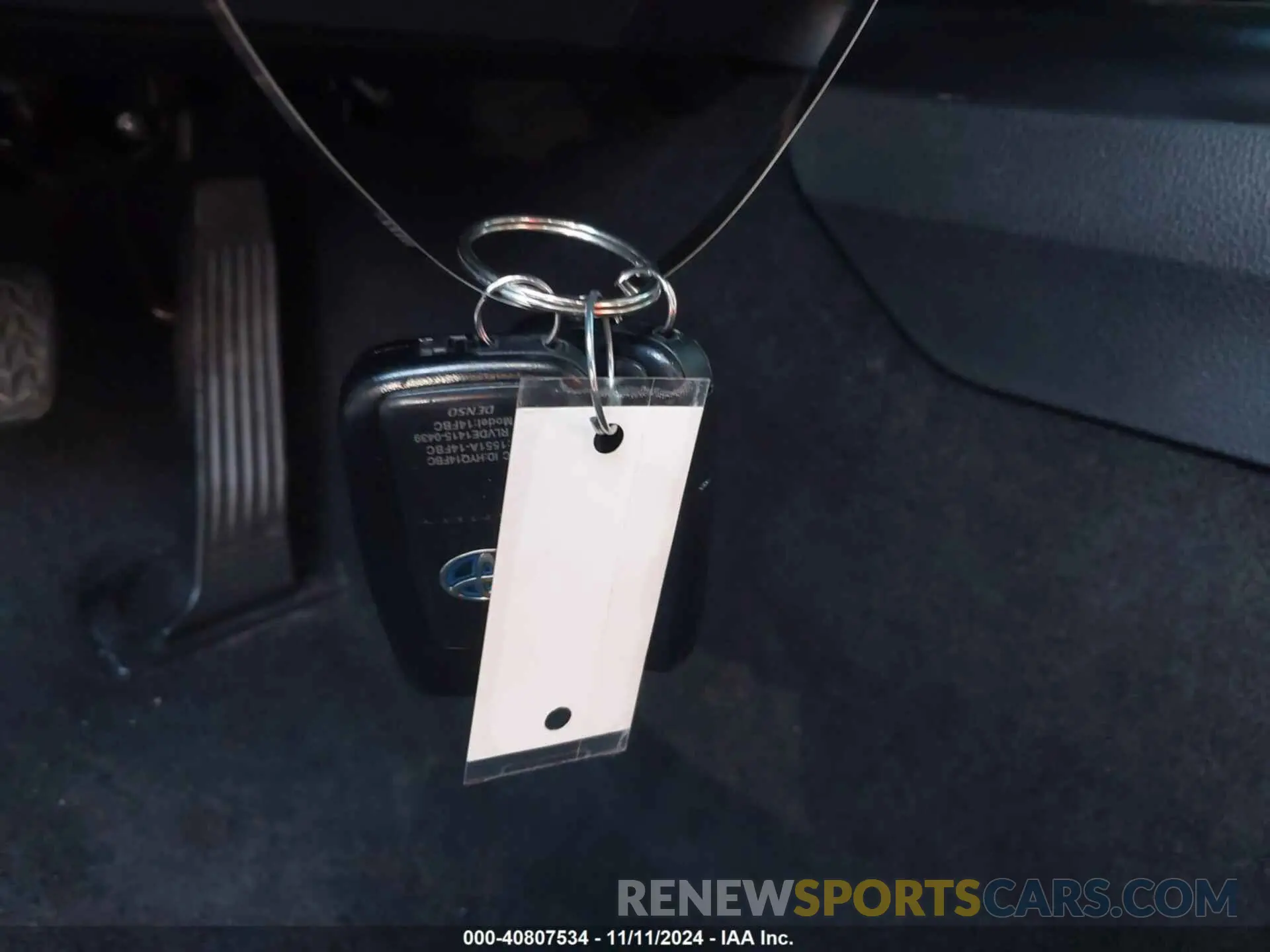 11 Photograph of a damaged car 4T1B31HK6KU516916 TOYOTA CAMRY HYBRID 2019