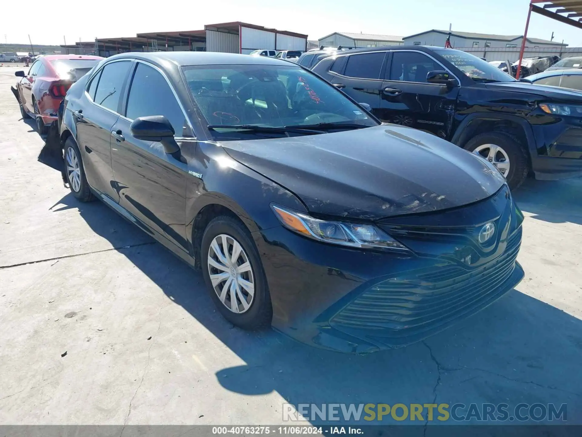 1 Photograph of a damaged car 4T1B31HK7KU007319 TOYOTA CAMRY HYBRID 2019