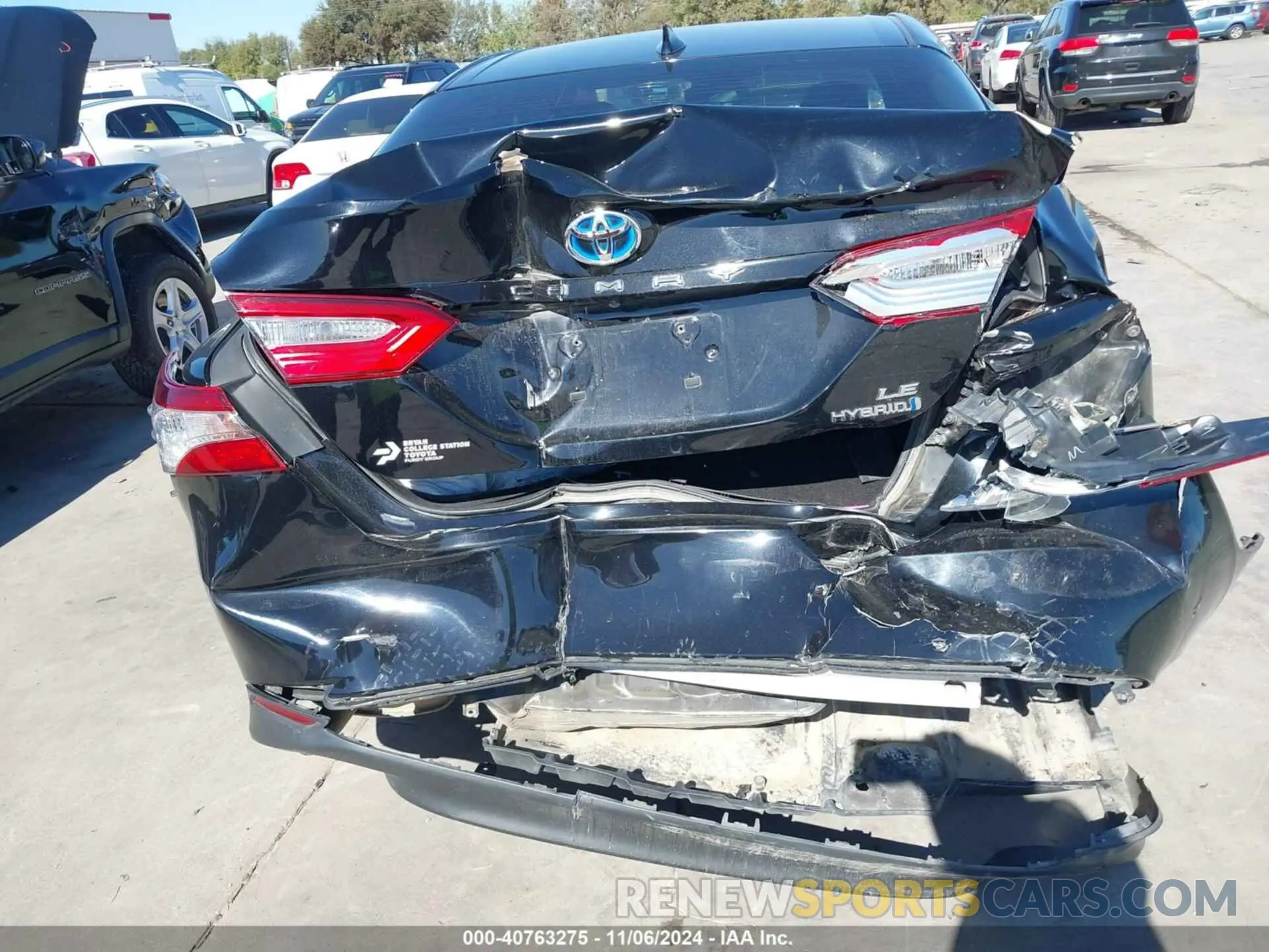 16 Photograph of a damaged car 4T1B31HK7KU007319 TOYOTA CAMRY HYBRID 2019