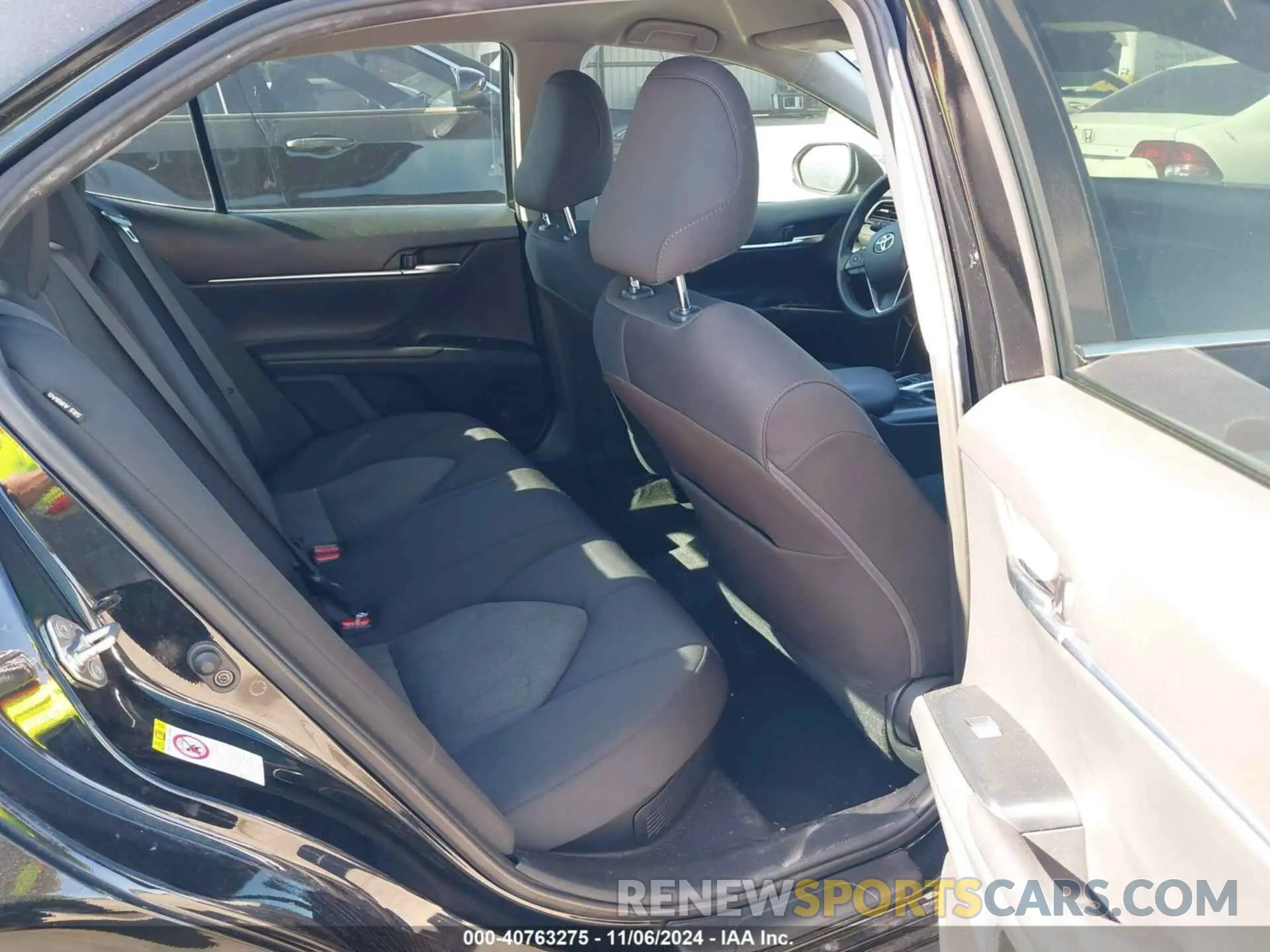 8 Photograph of a damaged car 4T1B31HK7KU007319 TOYOTA CAMRY HYBRID 2019