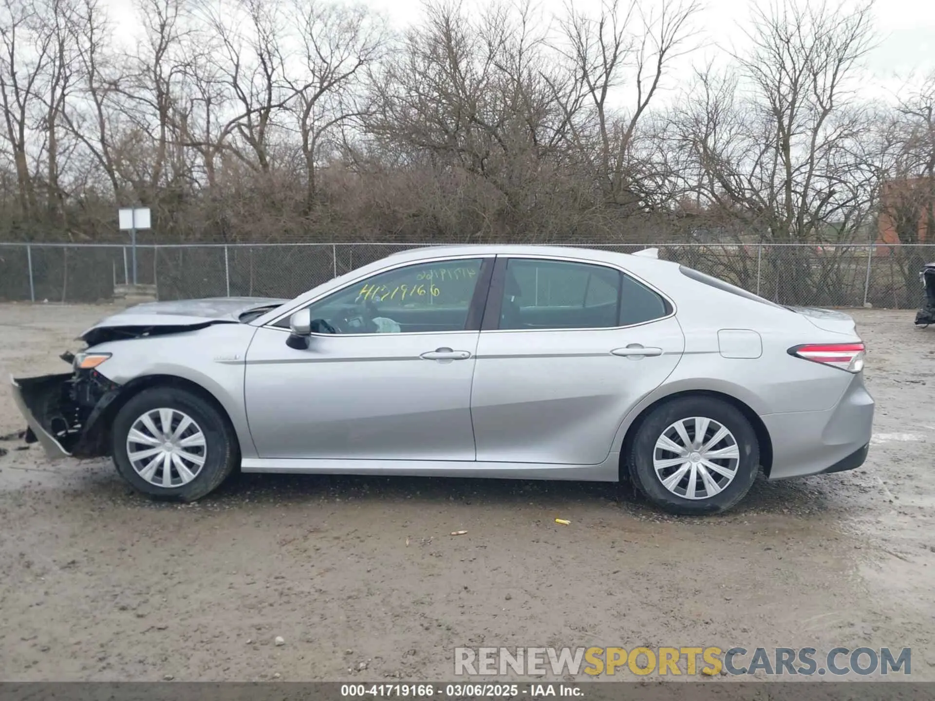 15 Photograph of a damaged car 4T1B31HK7KU515306 TOYOTA CAMRY HYBRID 2019