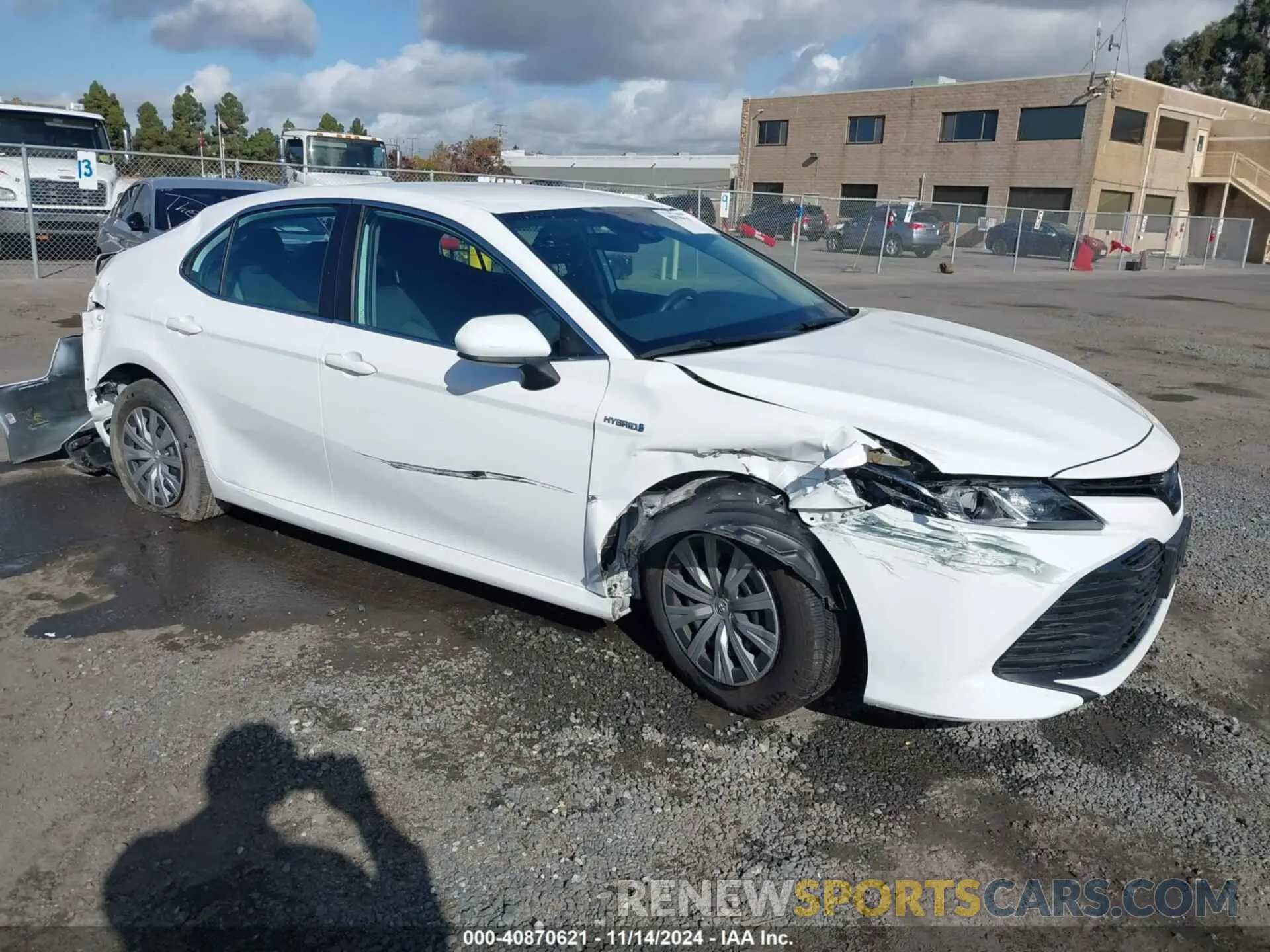 1 Photograph of a damaged car 4T1B31HK7KU516231 TOYOTA CAMRY HYBRID 2019