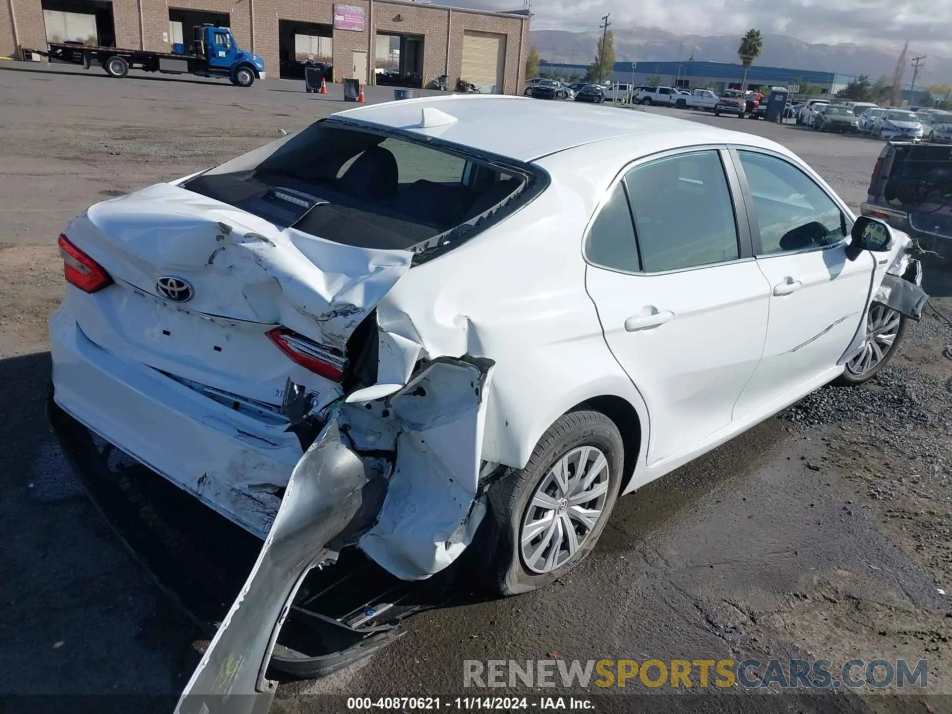 4 Photograph of a damaged car 4T1B31HK7KU516231 TOYOTA CAMRY HYBRID 2019