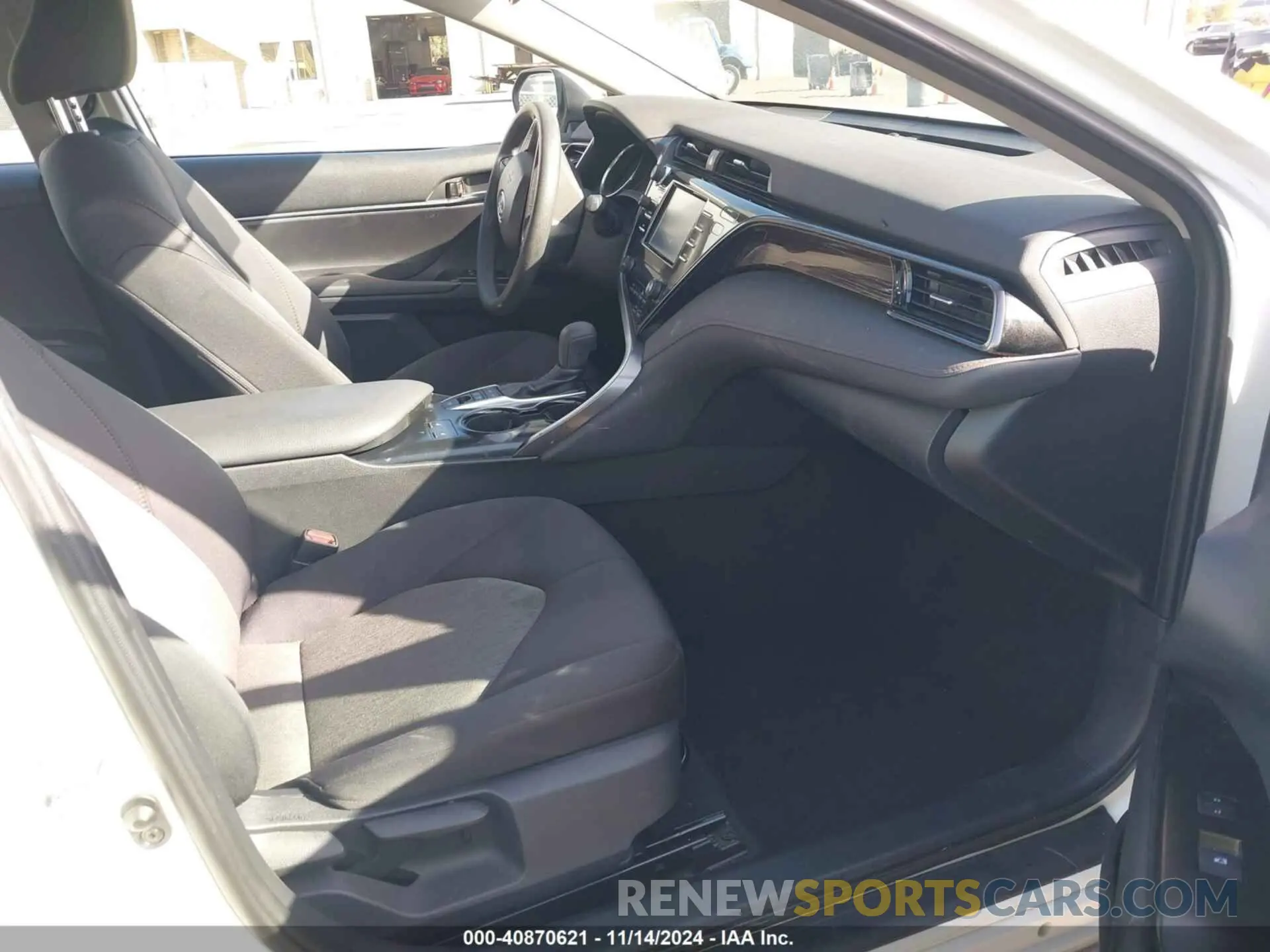 5 Photograph of a damaged car 4T1B31HK7KU516231 TOYOTA CAMRY HYBRID 2019