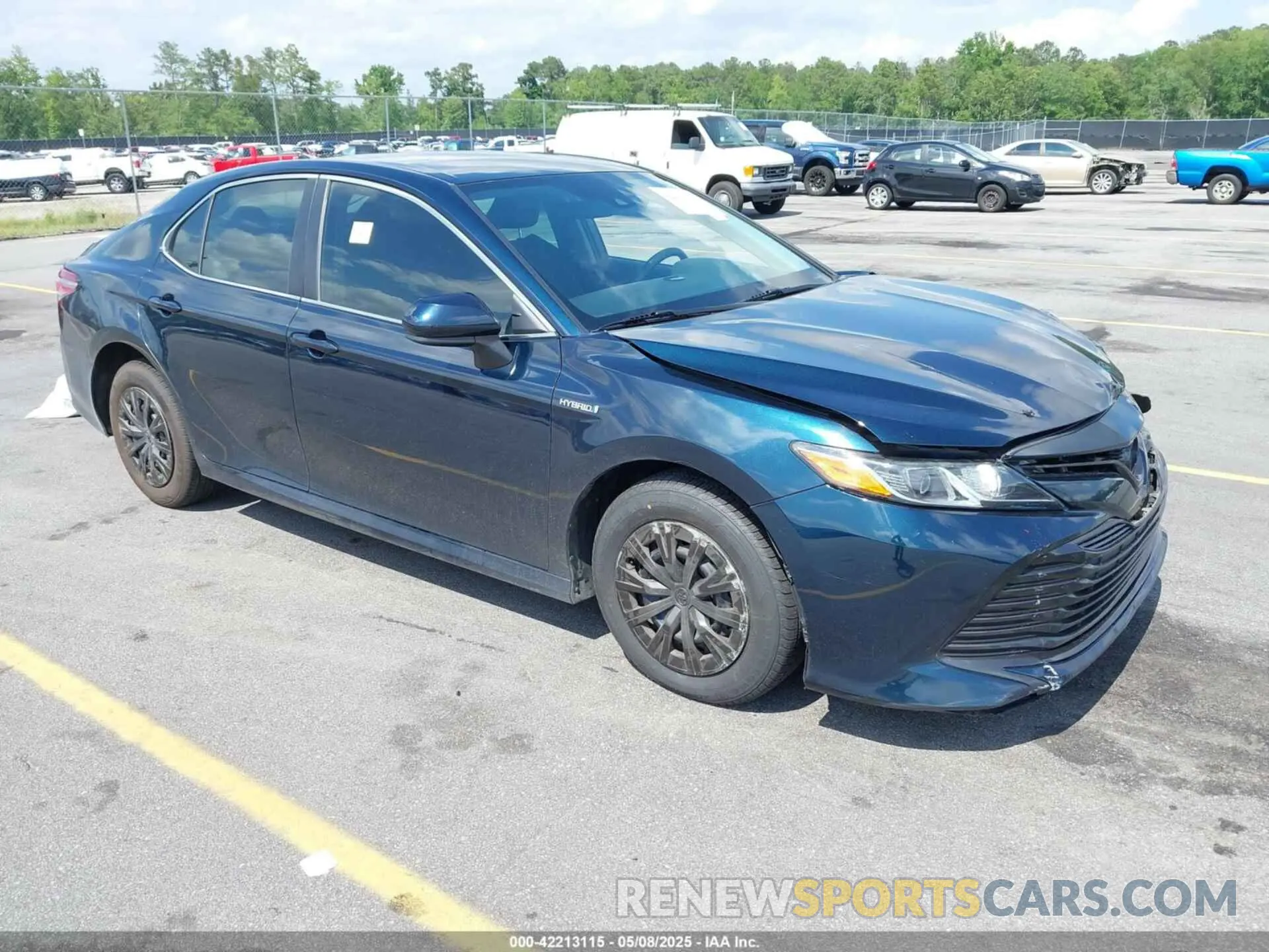1 Photograph of a damaged car 4T1B31HK9KU512892 TOYOTA CAMRY HYBRID 2019