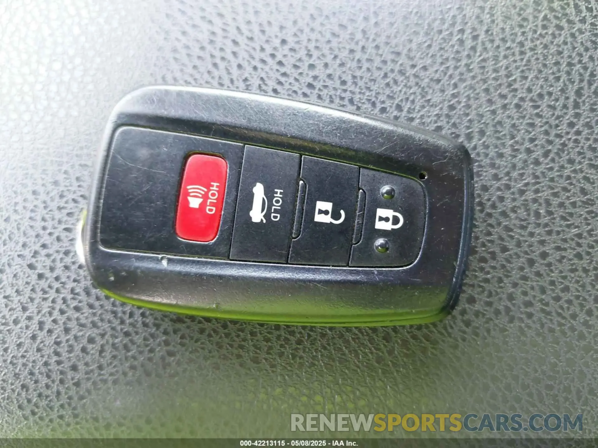 11 Photograph of a damaged car 4T1B31HK9KU512892 TOYOTA CAMRY HYBRID 2019