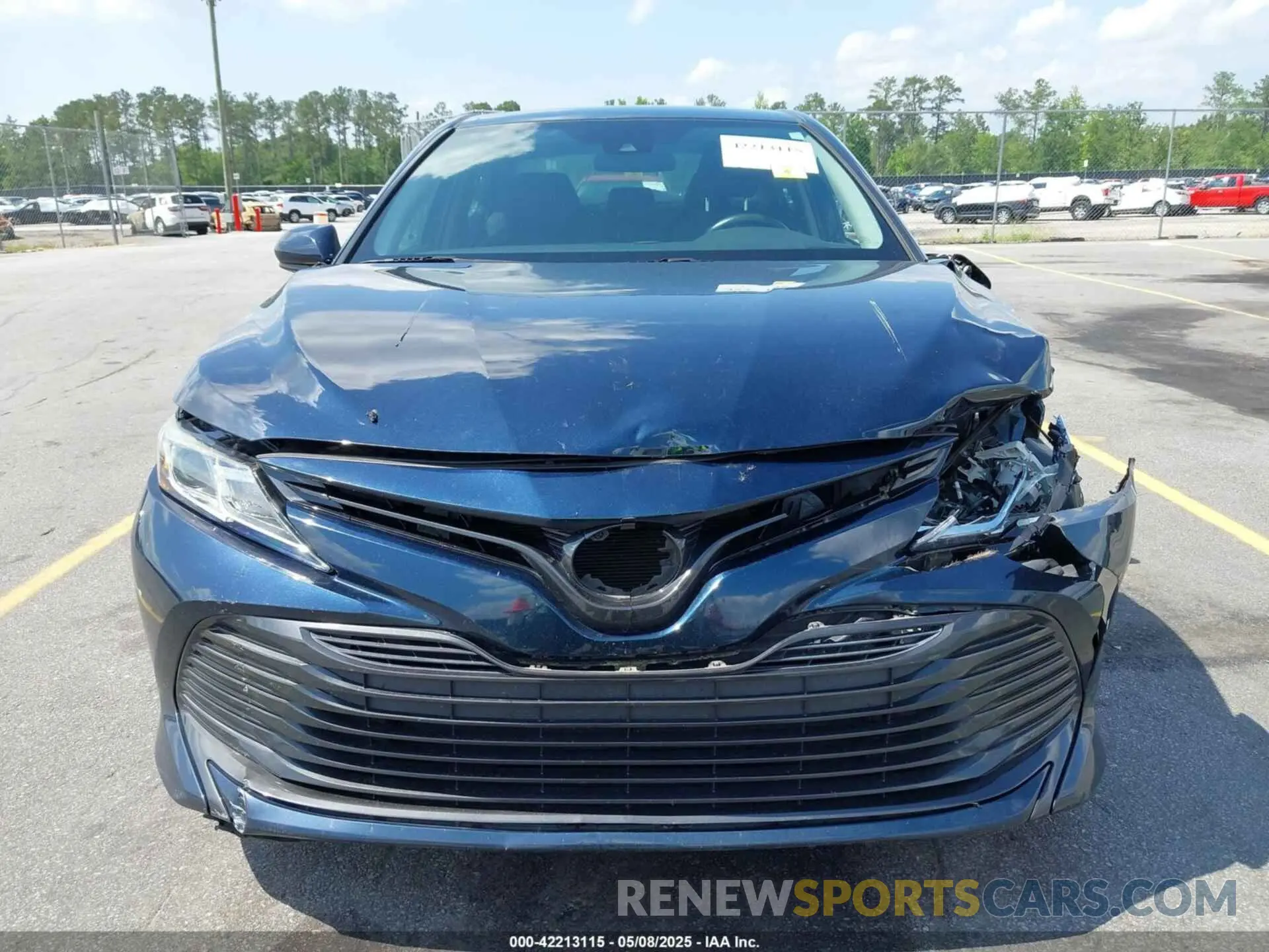 12 Photograph of a damaged car 4T1B31HK9KU512892 TOYOTA CAMRY HYBRID 2019