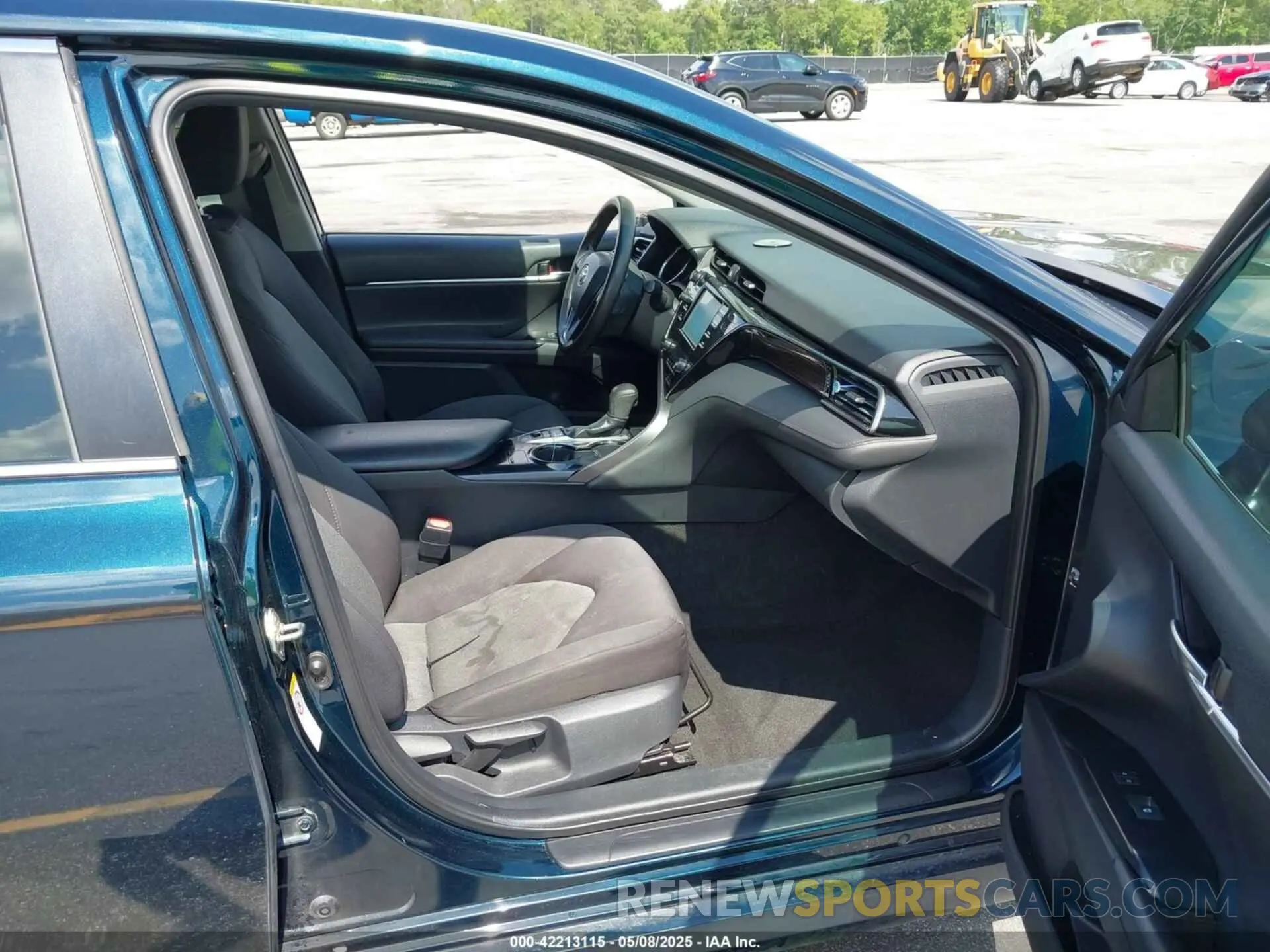 5 Photograph of a damaged car 4T1B31HK9KU512892 TOYOTA CAMRY HYBRID 2019