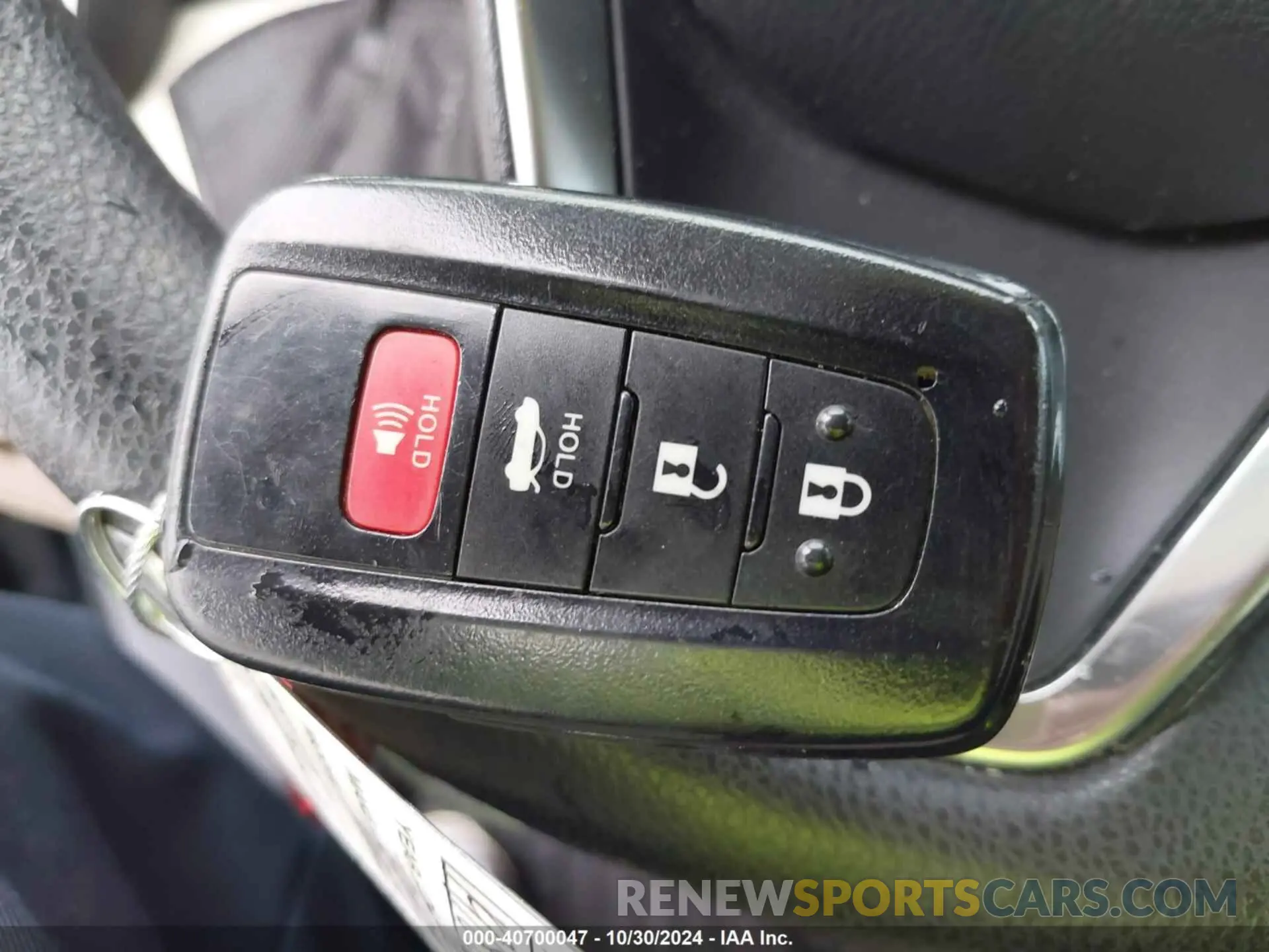 11 Photograph of a damaged car 4T1B31HK9KU517817 TOYOTA CAMRY HYBRID 2019