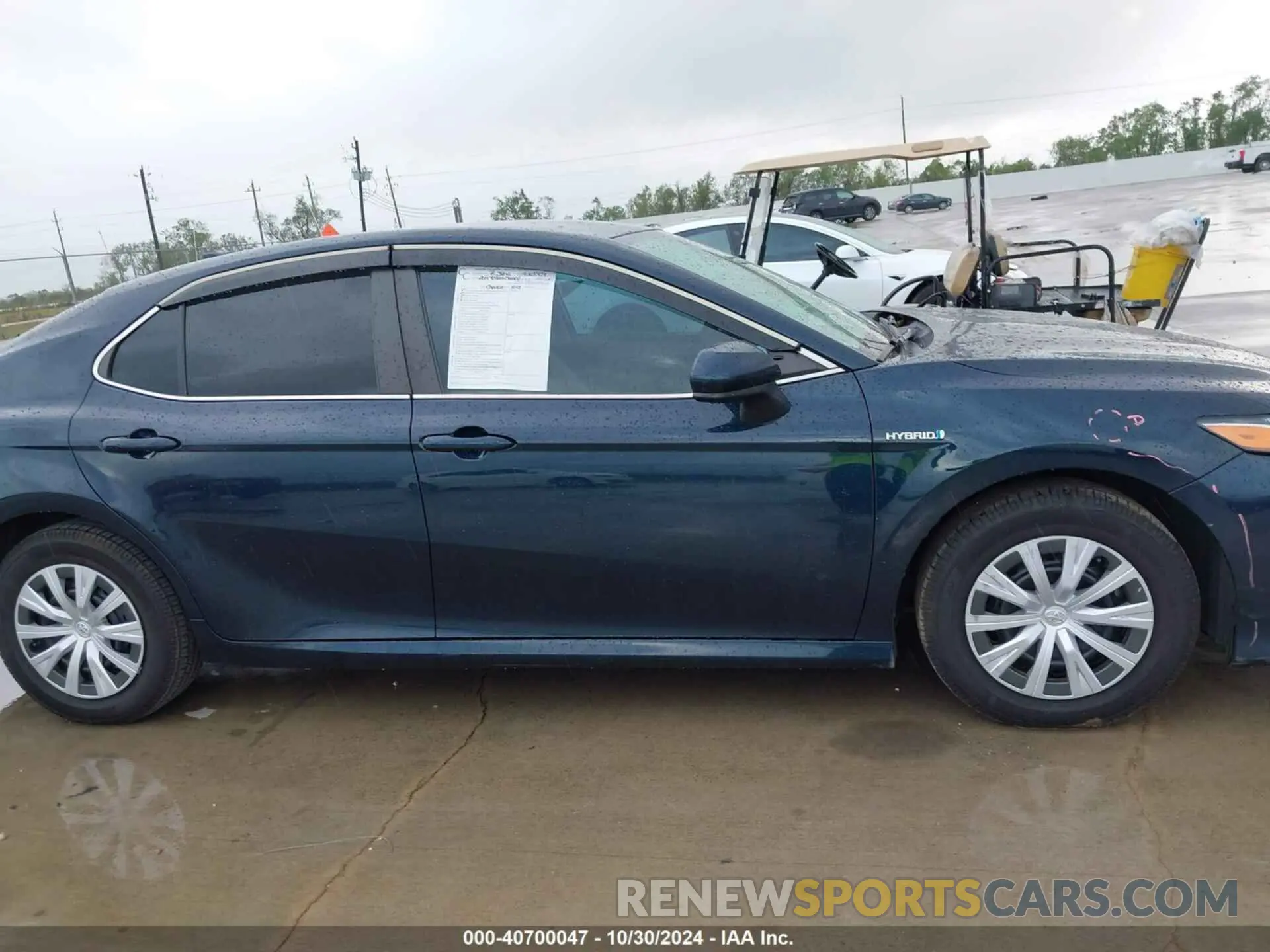 13 Photograph of a damaged car 4T1B31HK9KU517817 TOYOTA CAMRY HYBRID 2019