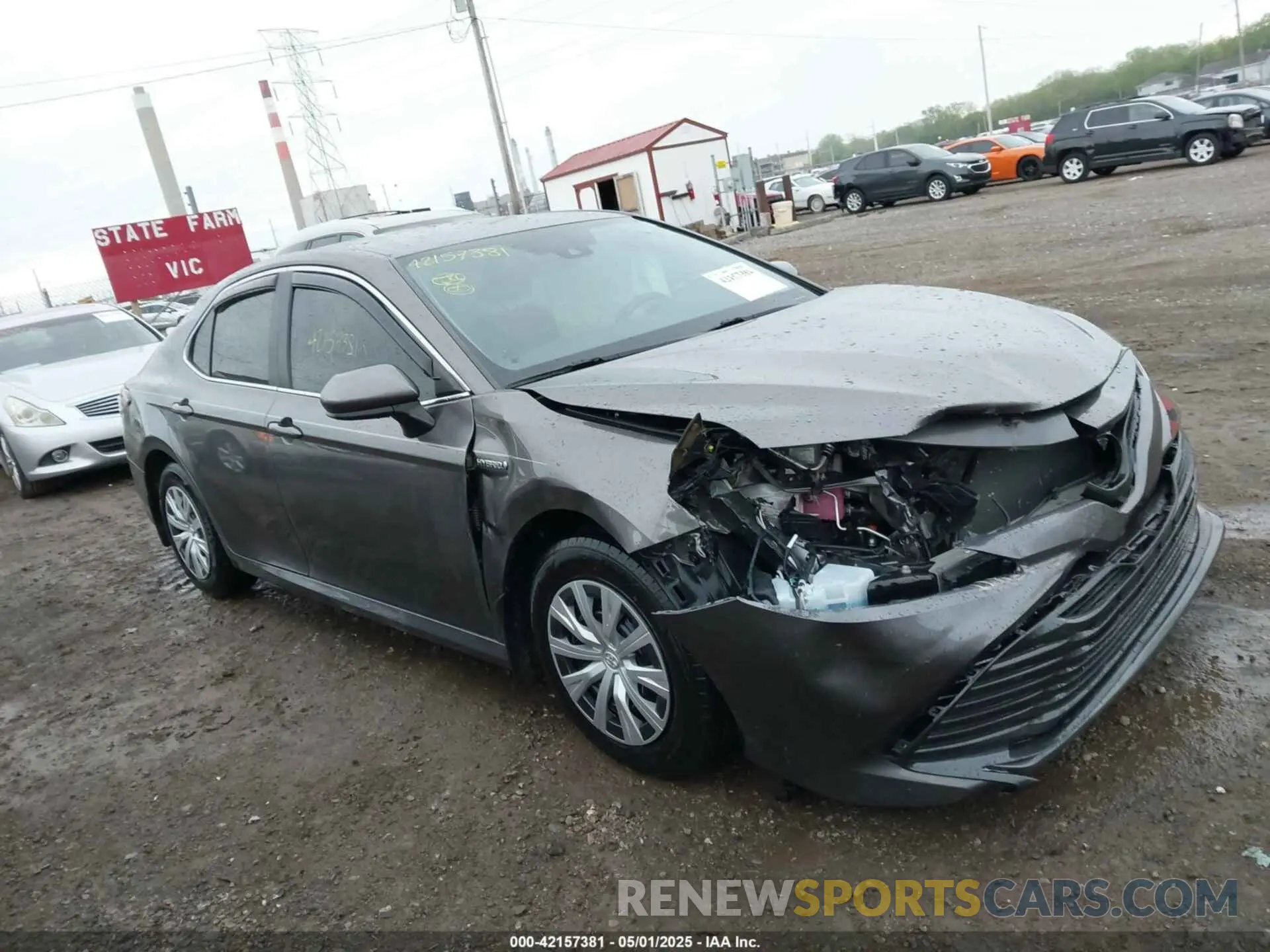 1 Photograph of a damaged car 4T1B31HKXKU512514 TOYOTA CAMRY HYBRID 2019