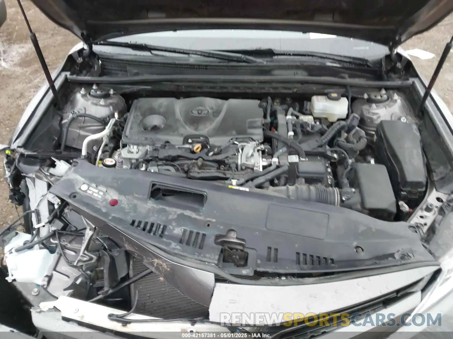 10 Photograph of a damaged car 4T1B31HKXKU512514 TOYOTA CAMRY HYBRID 2019