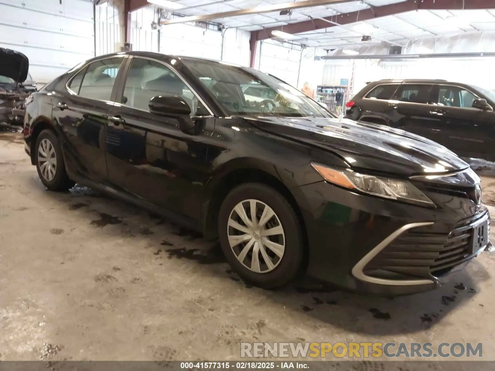 1 Photograph of a damaged car 4T1C31AK8RU624379 TOYOTA CAMRY HYBRID 2024