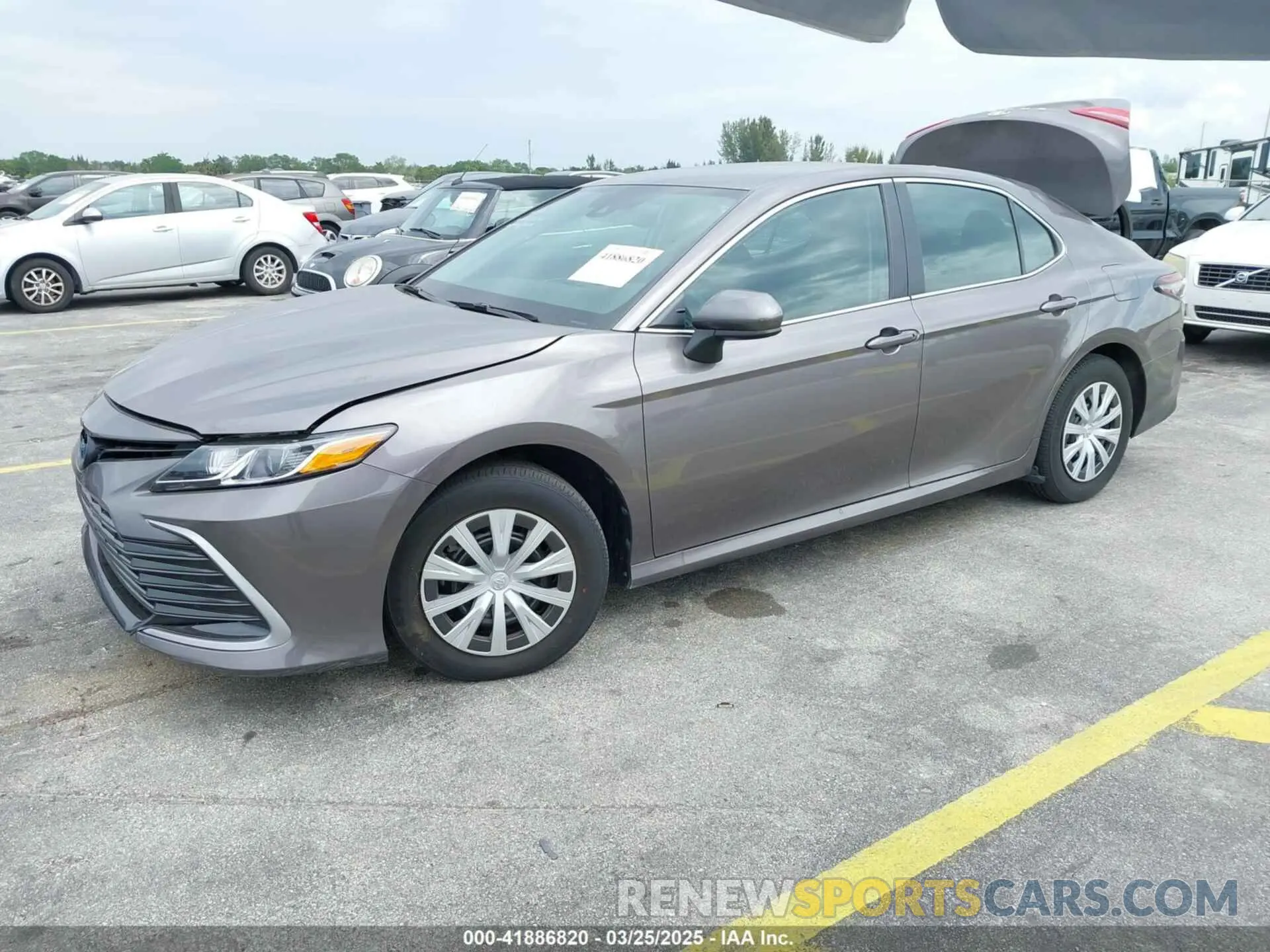 2 Photograph of a damaged car 4T1C31AK9RU070219 TOYOTA CAMRY HYBRID 2024