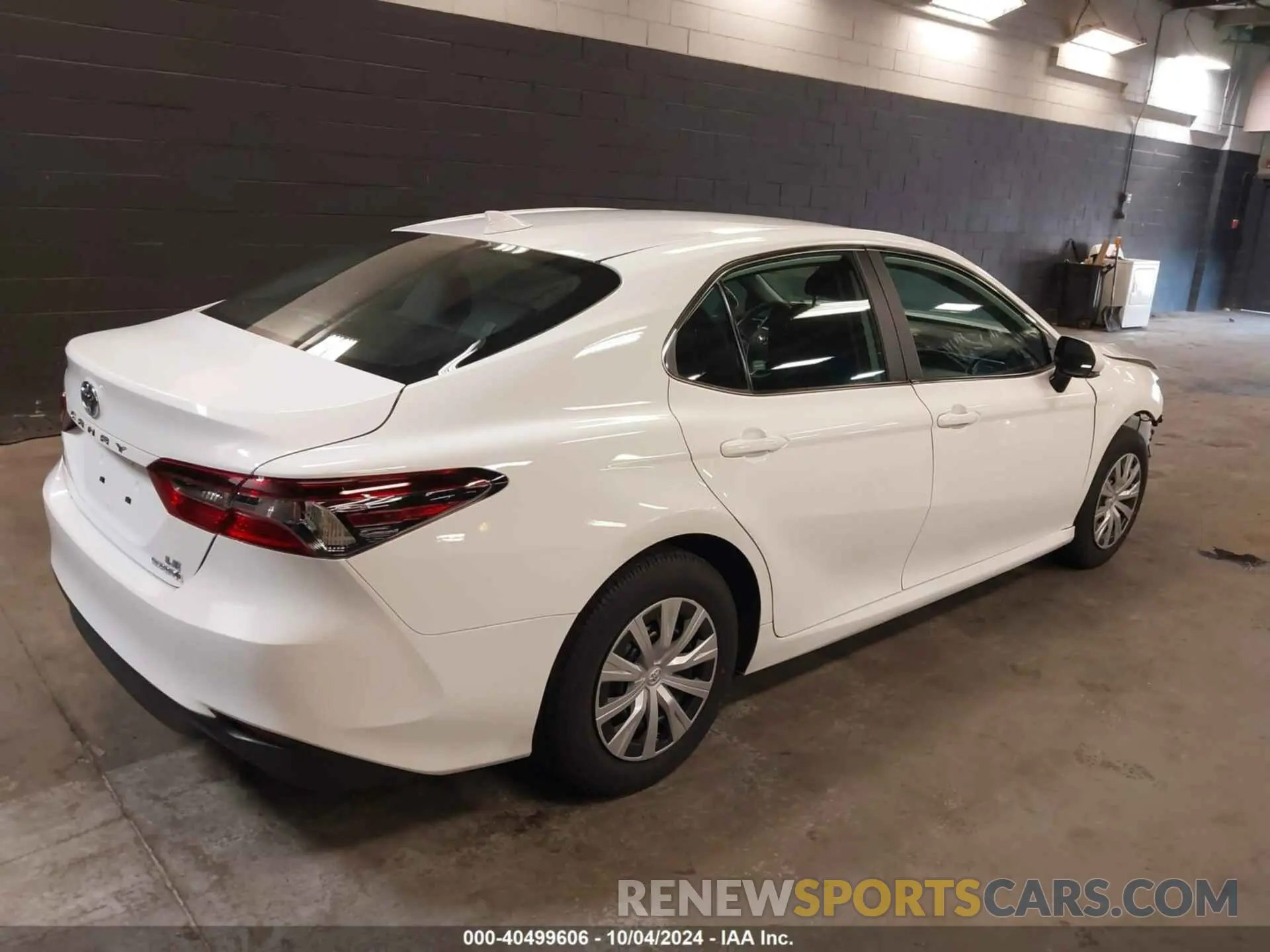 4 Photograph of a damaged car 4T1C31AK9RU074982 TOYOTA CAMRY HYBRID 2024