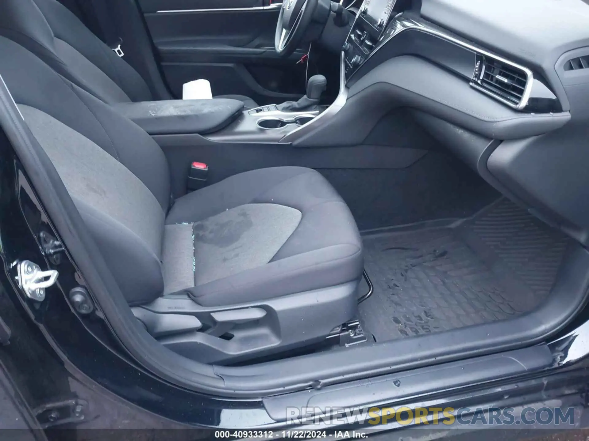 5 Photograph of a damaged car 4T1C31AKXRU072464 TOYOTA CAMRY HYBRID 2024