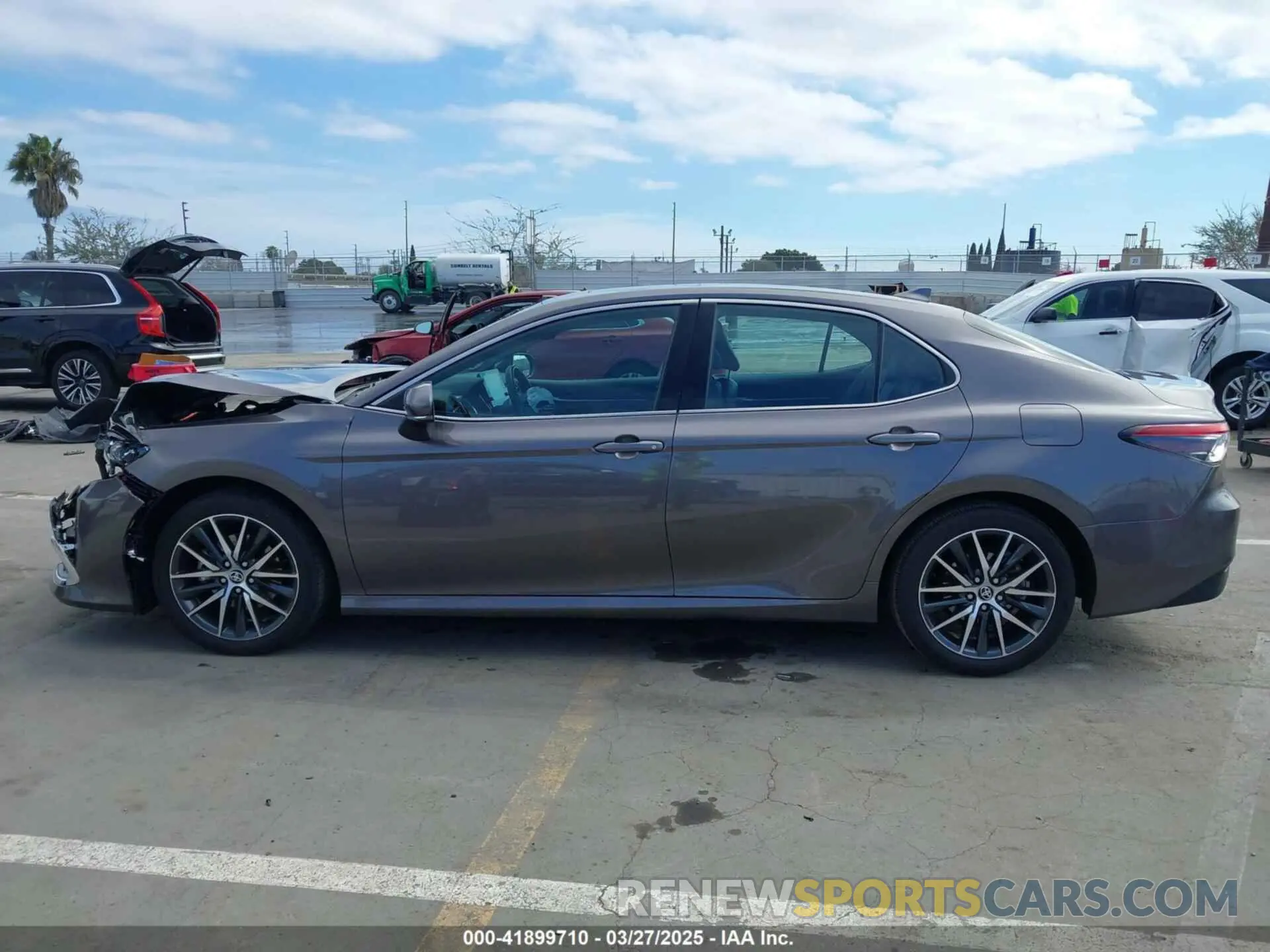 14 Photograph of a damaged car 4T1F31AK0RU621649 TOYOTA CAMRY HYBRID 2024