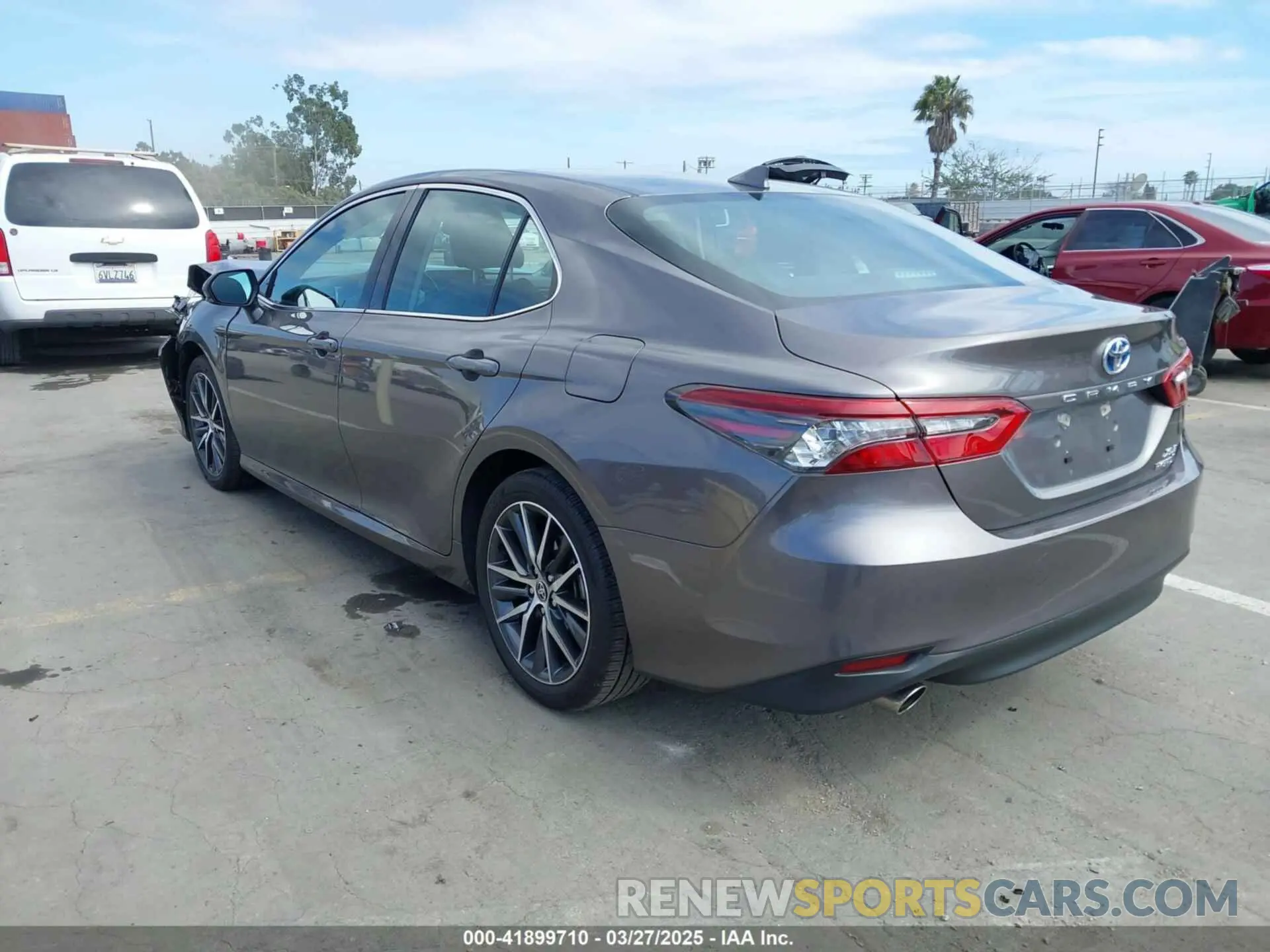 3 Photograph of a damaged car 4T1F31AK0RU621649 TOYOTA CAMRY HYBRID 2024