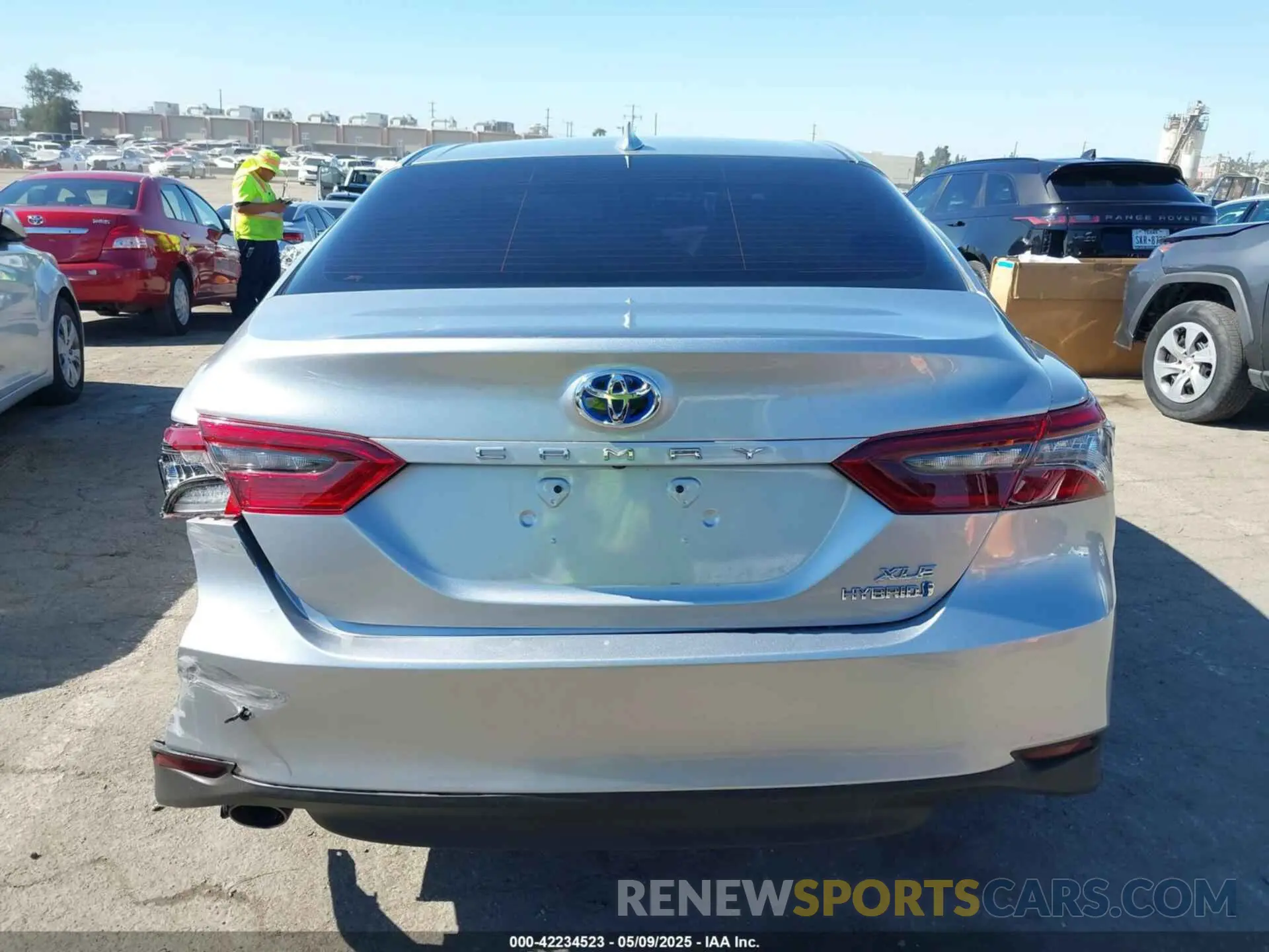 16 Photograph of a damaged car 4T1F31AK3RU076272 TOYOTA CAMRY HYBRID 2024