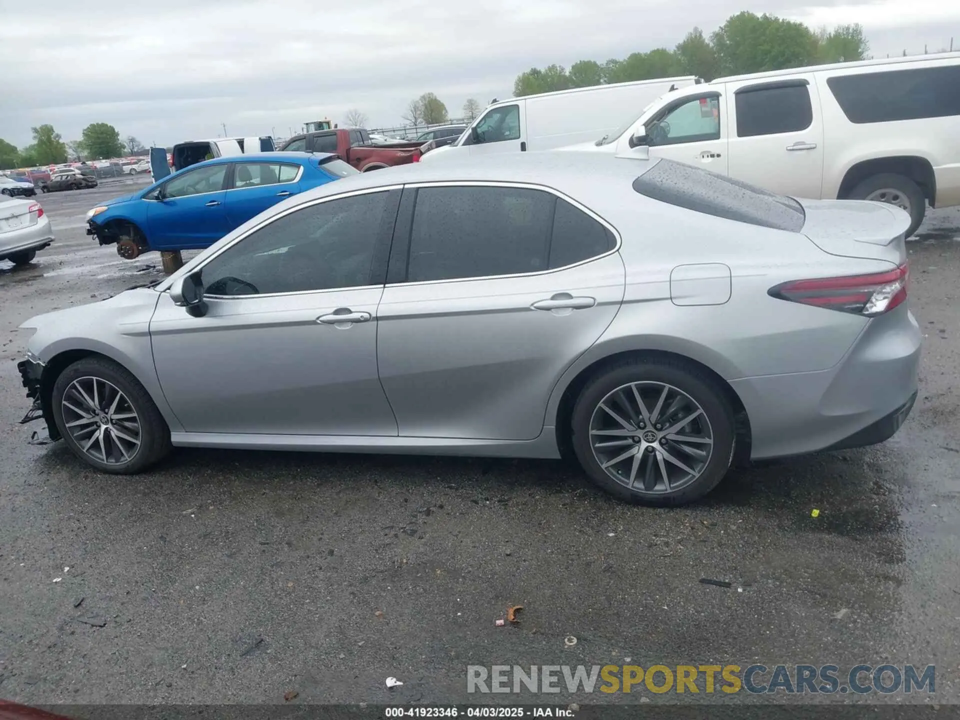 14 Photograph of a damaged car 4T1F31AK6RU075116 TOYOTA CAMRY HYBRID 2024