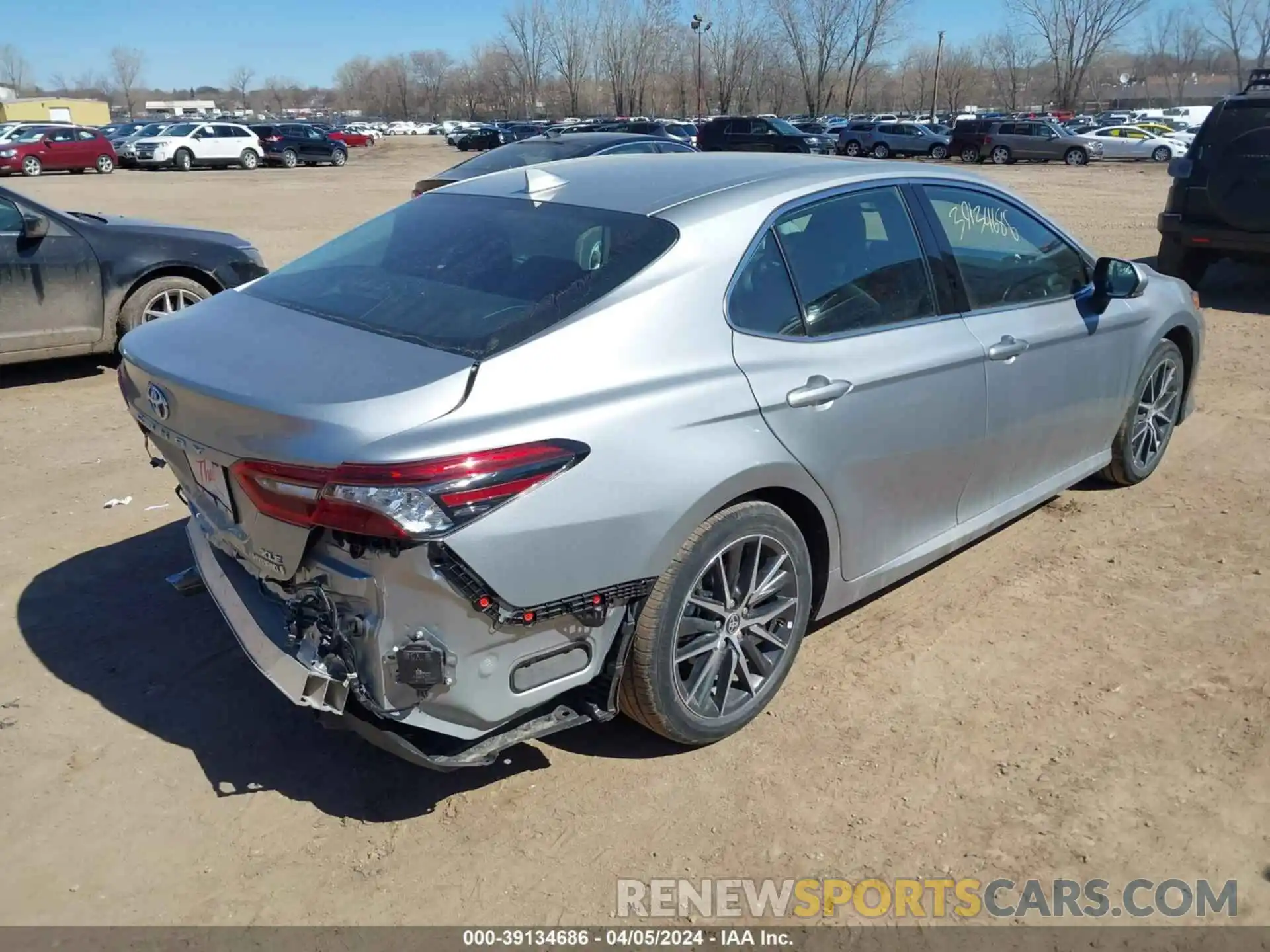 4 Photograph of a damaged car 4T1F31AK9RU073733 TOYOTA CAMRY HYBRID 2024