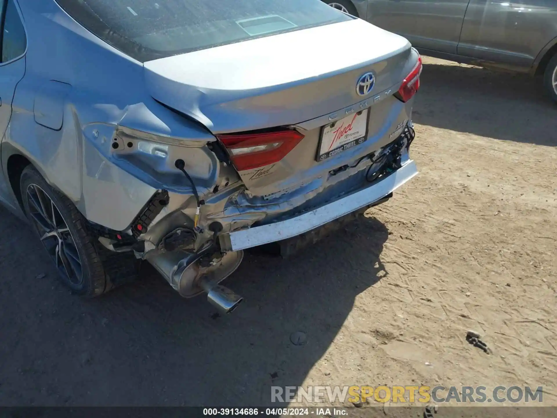 6 Photograph of a damaged car 4T1F31AK9RU073733 TOYOTA CAMRY HYBRID 2024