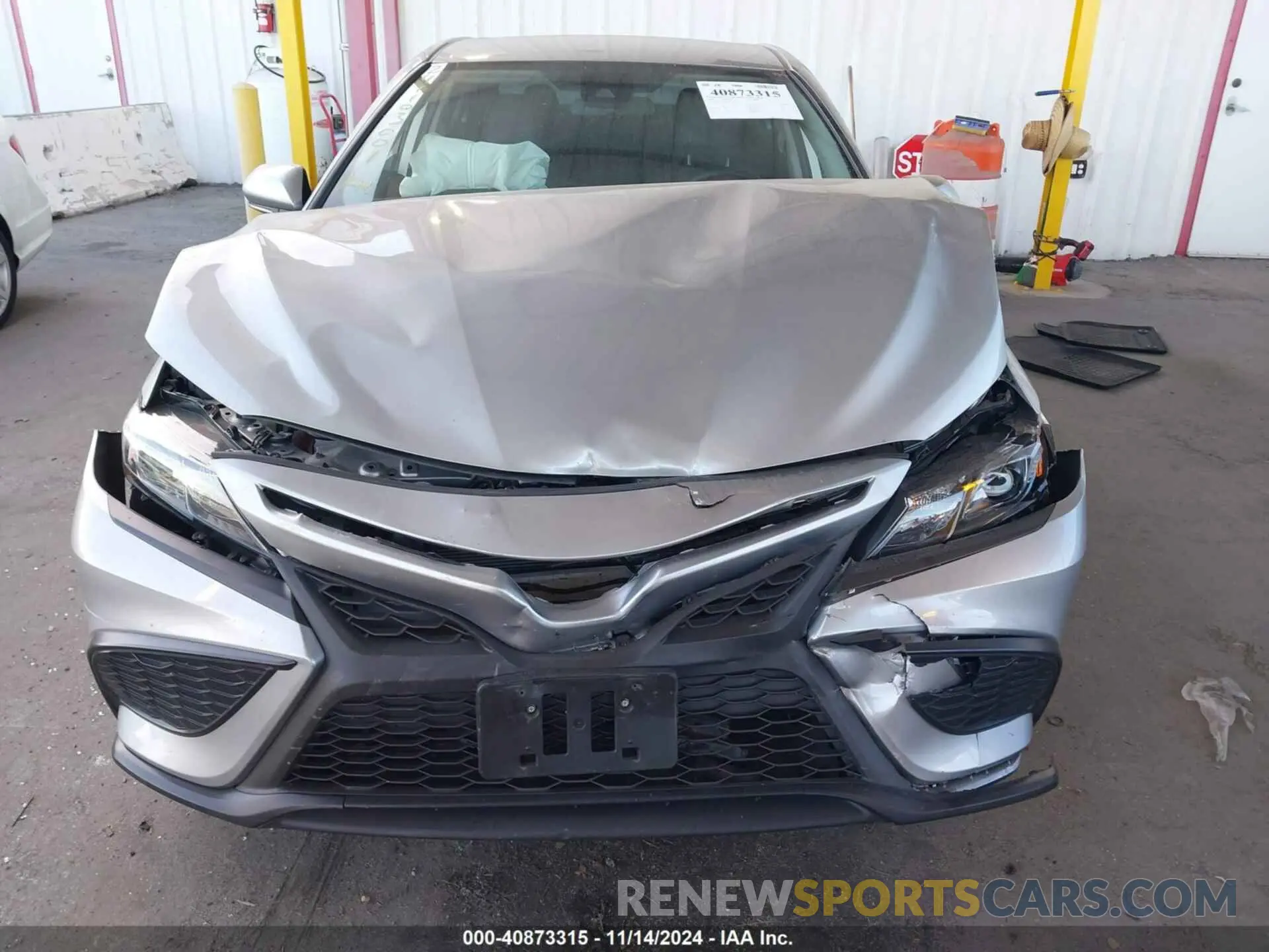 11 Photograph of a damaged car 4T1G31AK3RU074574 TOYOTA CAMRY HYBRID 2024