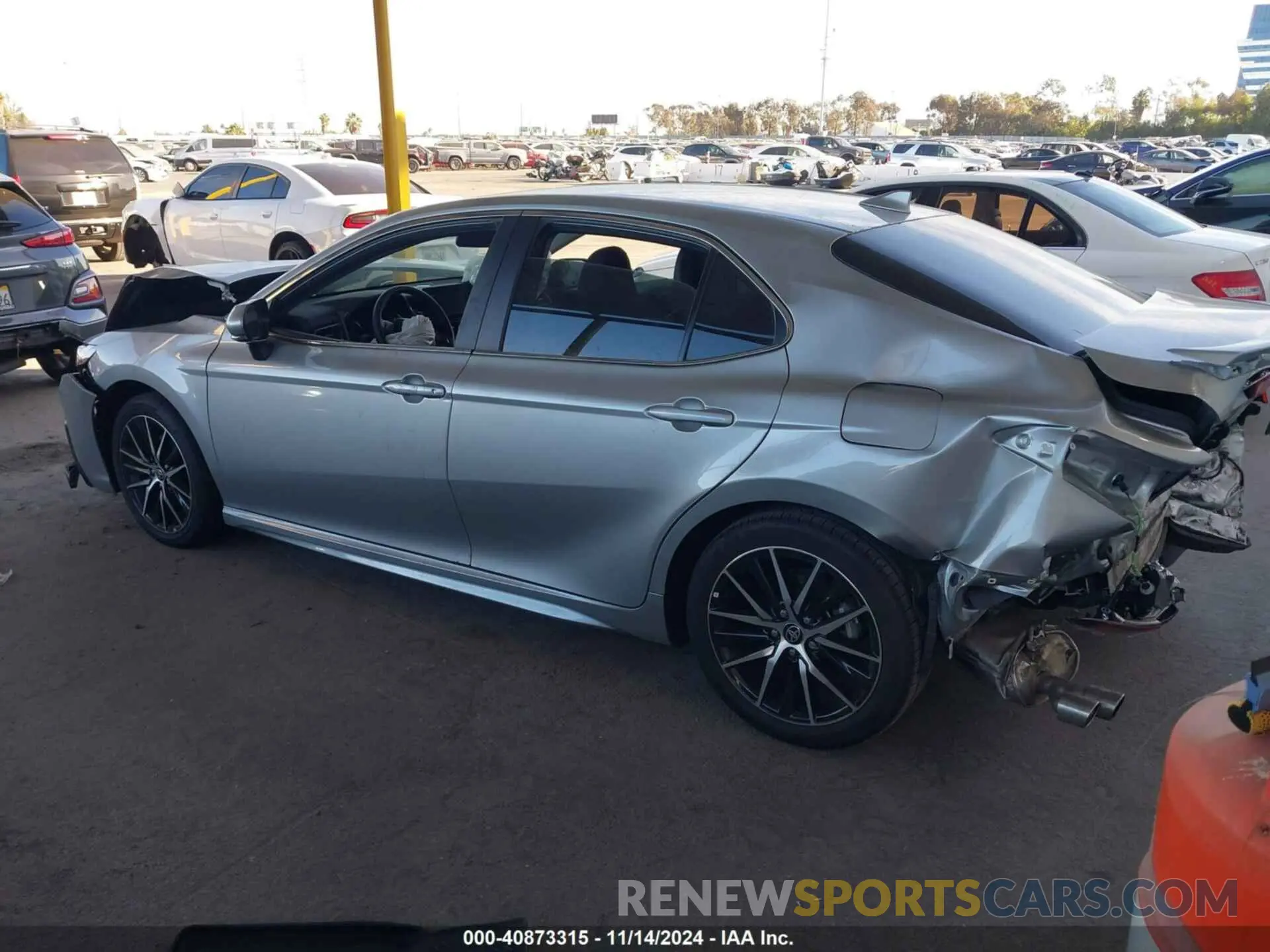 3 Photograph of a damaged car 4T1G31AK3RU074574 TOYOTA CAMRY HYBRID 2024