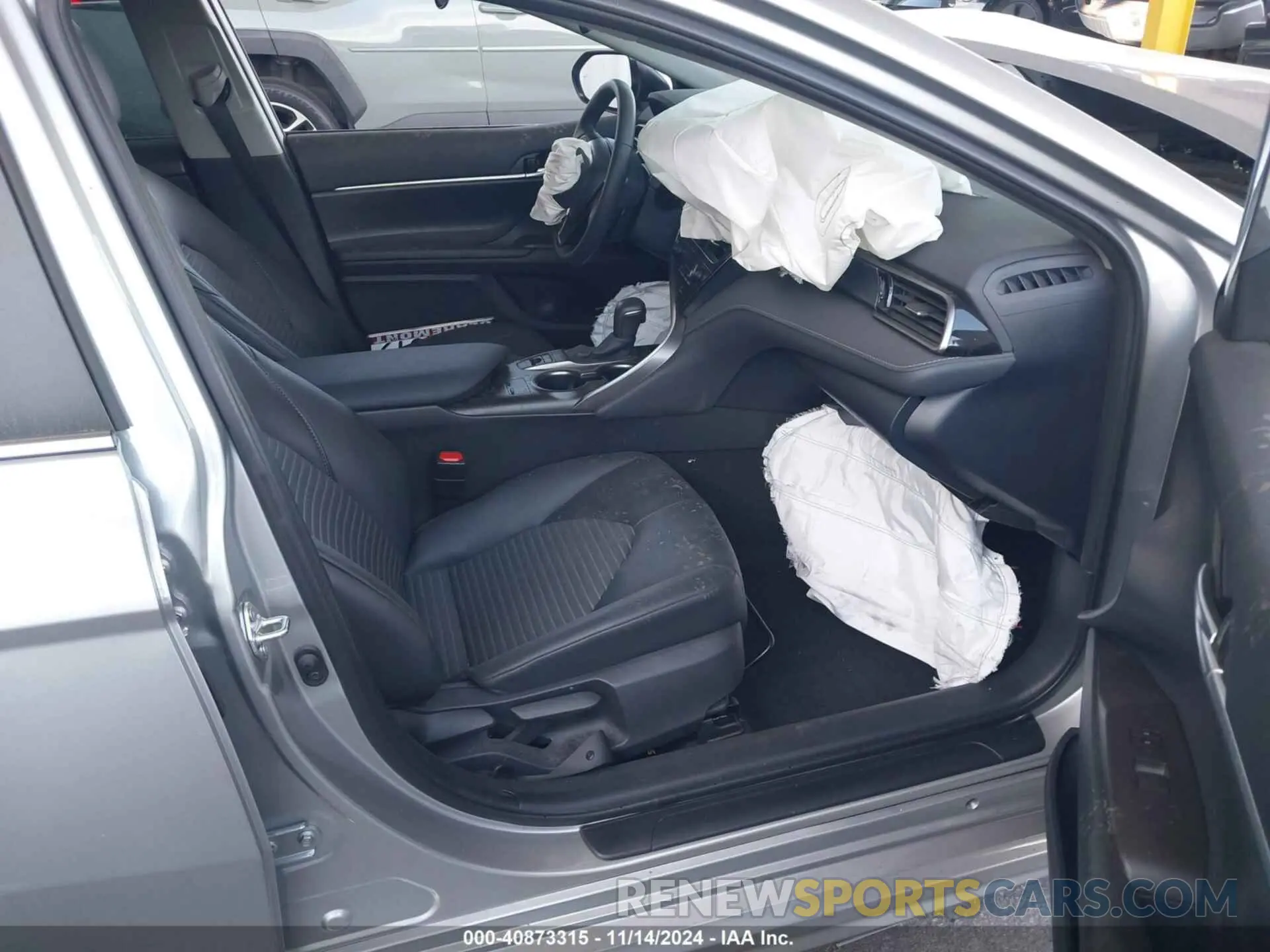 5 Photograph of a damaged car 4T1G31AK3RU074574 TOYOTA CAMRY HYBRID 2024