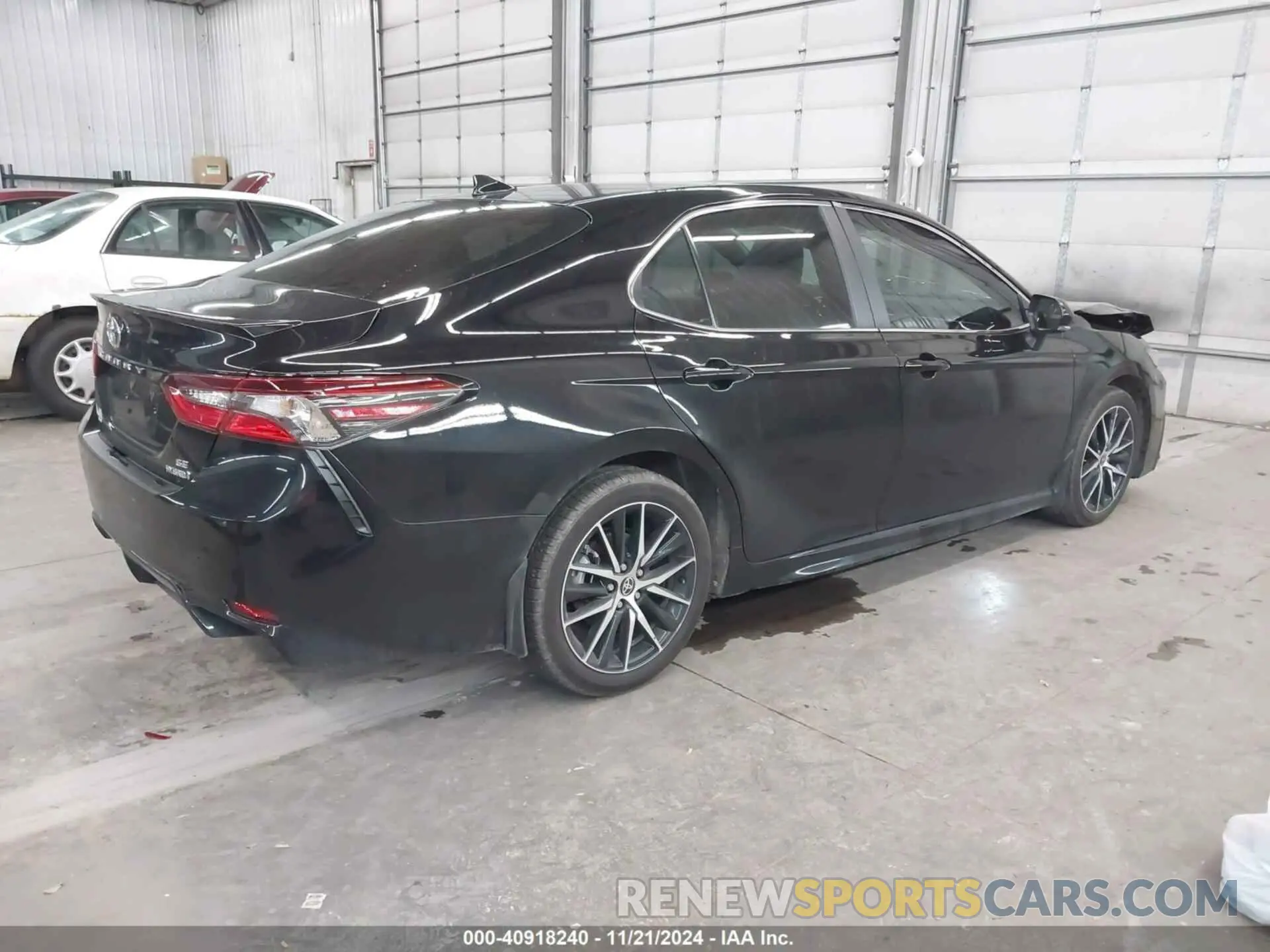 4 Photograph of a damaged car 4T1G31AK3RU076163 TOYOTA CAMRY HYBRID 2024